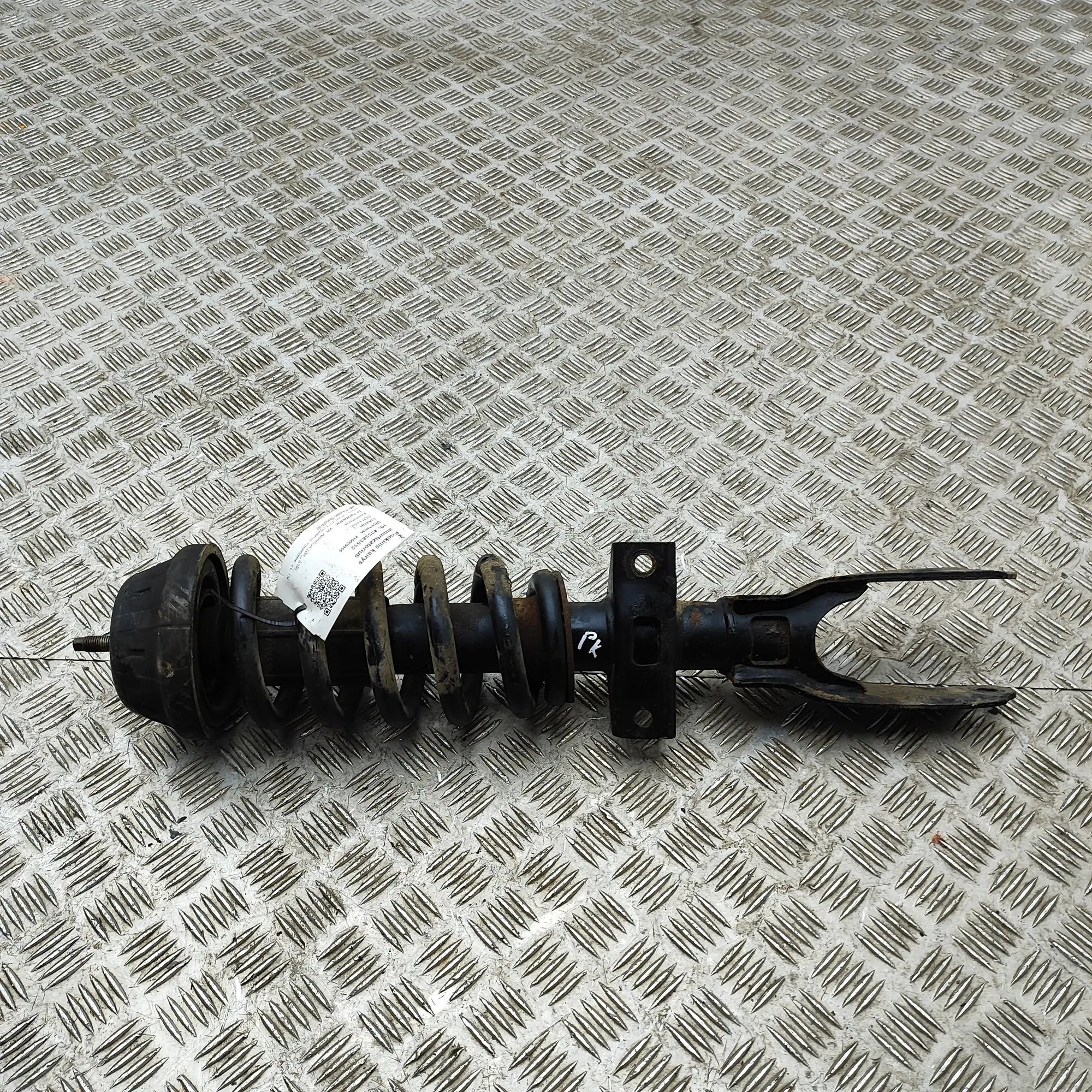 Volkswagen Amarok Shock absorber — front left Shock absorber — front left — VW AMAROK (2H_, S...