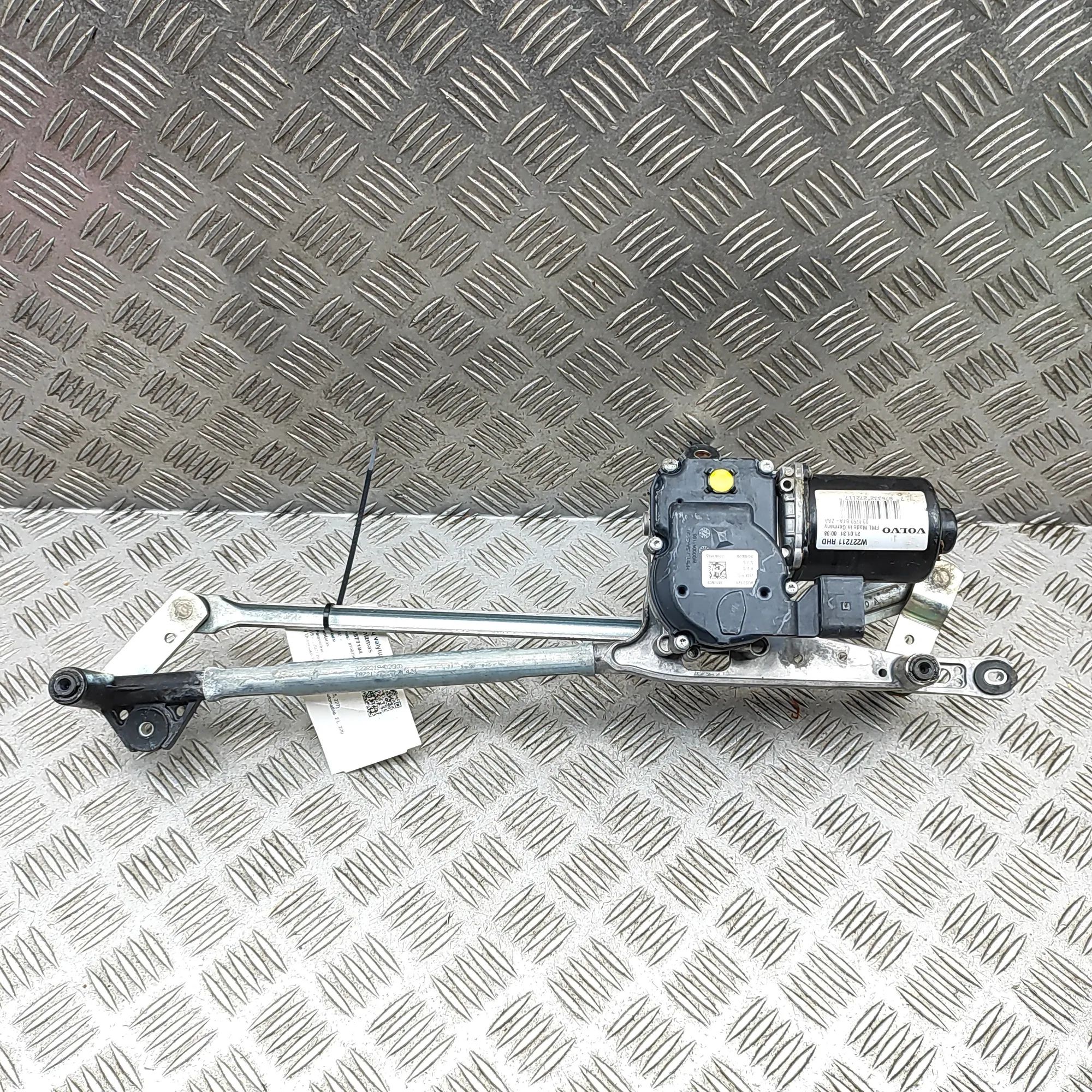 Volvo V60 Front Windshield Wiper Mechanism Front Windshield Wiper Mechanism — VOLVO V60 (I...