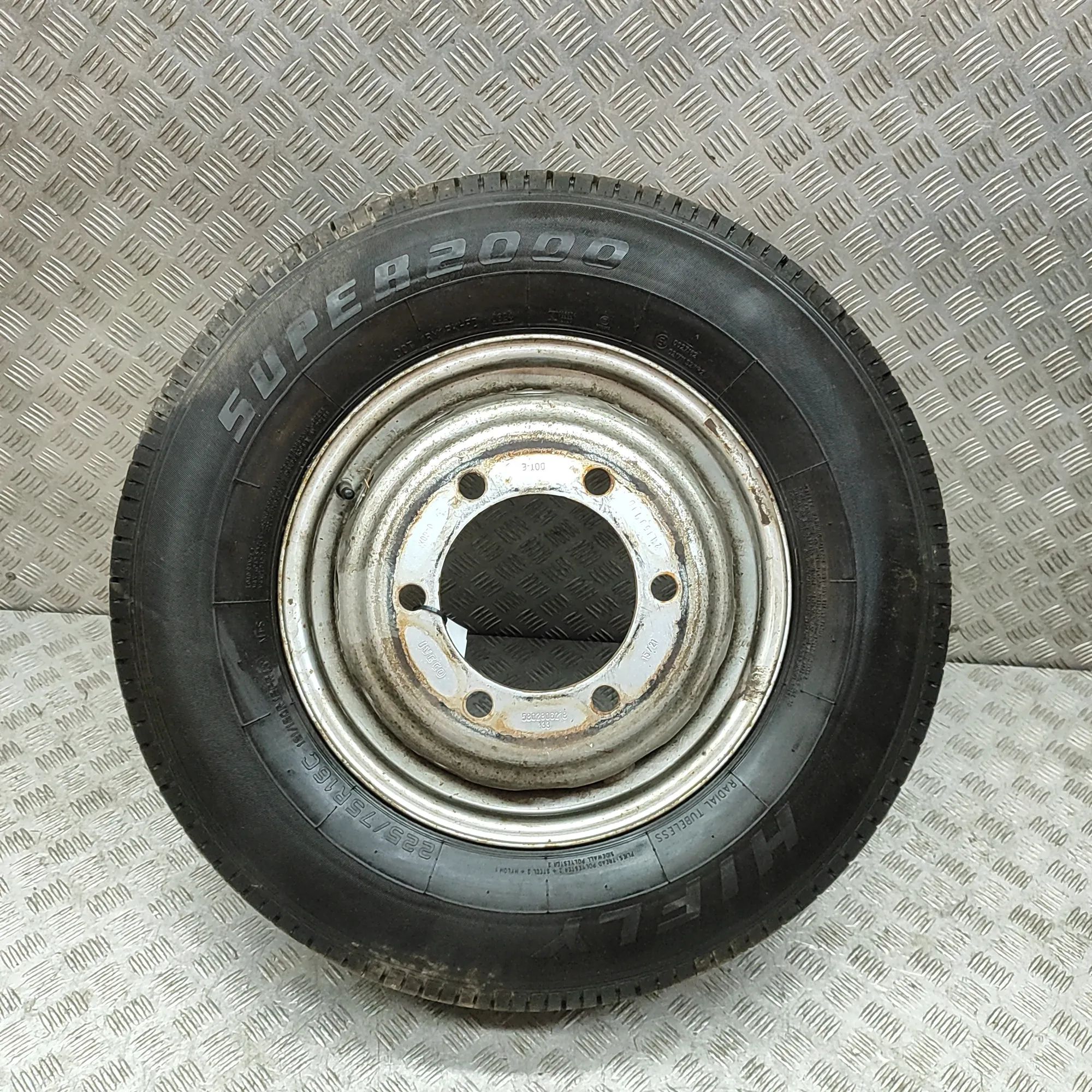 Iveco Daily Alloy Wheel Alloy wheel — IVECO DAILY (VI Flatbed) (2014-.....