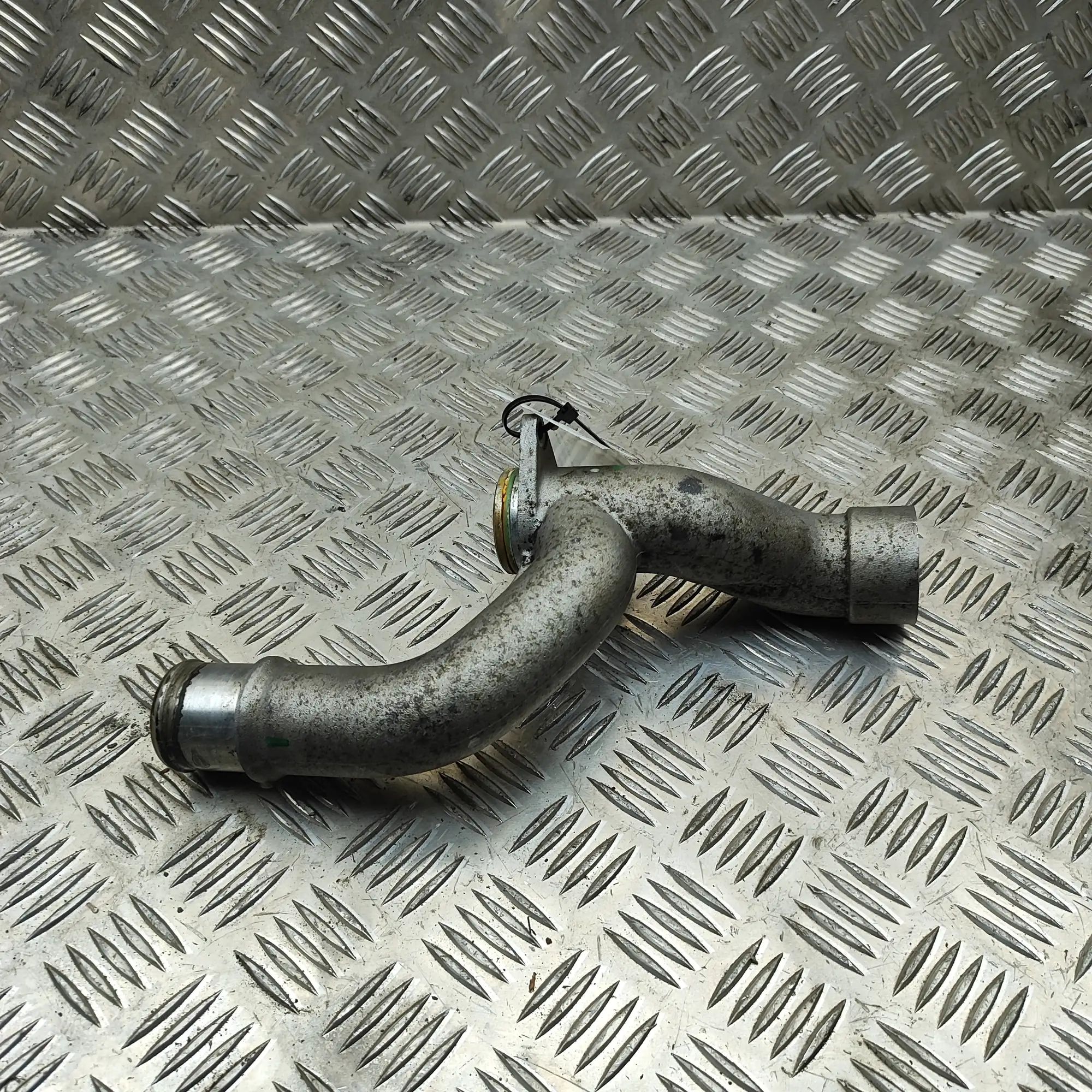 Jeep Grand Cherokee (WK) Coolant hose Coolant hose — JEEP GRAND CHEROKEE (IV WK, WK2)...