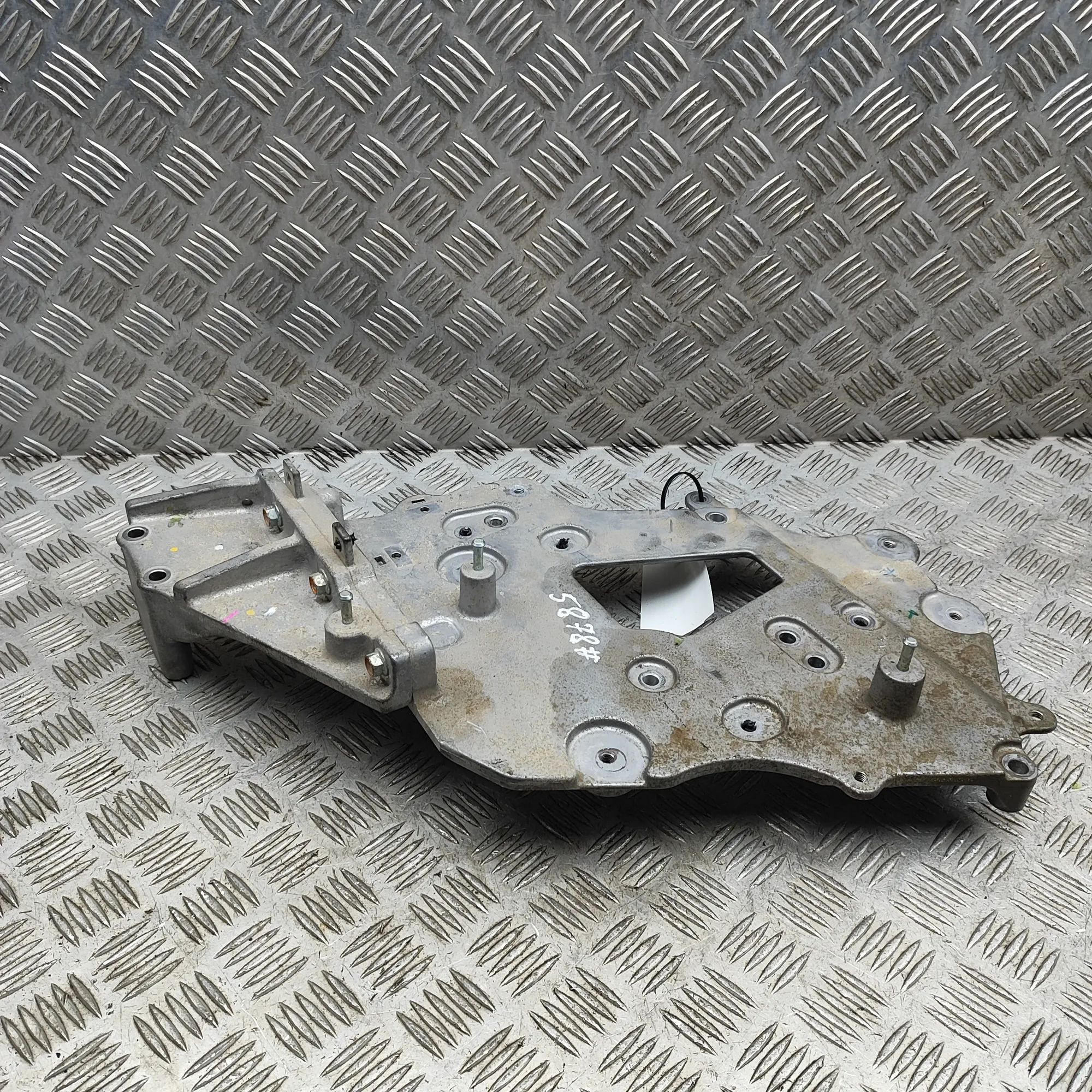 Isuzu  D-Max Bracket Bracket — ISUZU D-MAX (II TFR, TFS) (2012-...) ...