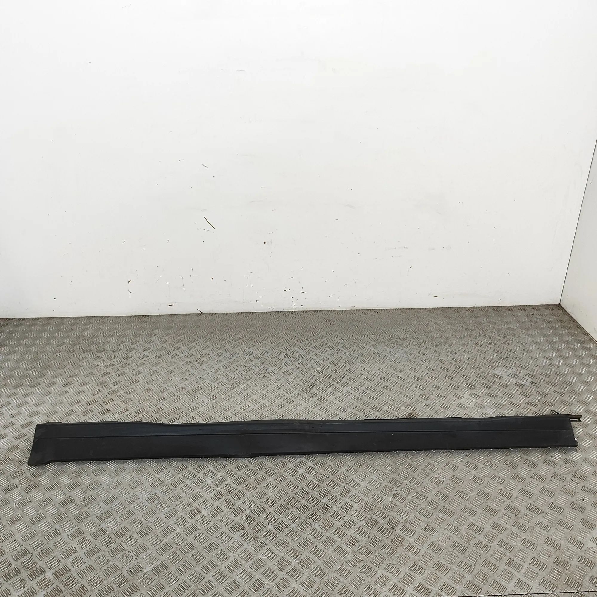 Mercedes-Benz GLA (X156) Left Side Plastic Sideskirt Cover Left Side Plastic Sideskirt Cover — MERCEDES BE...