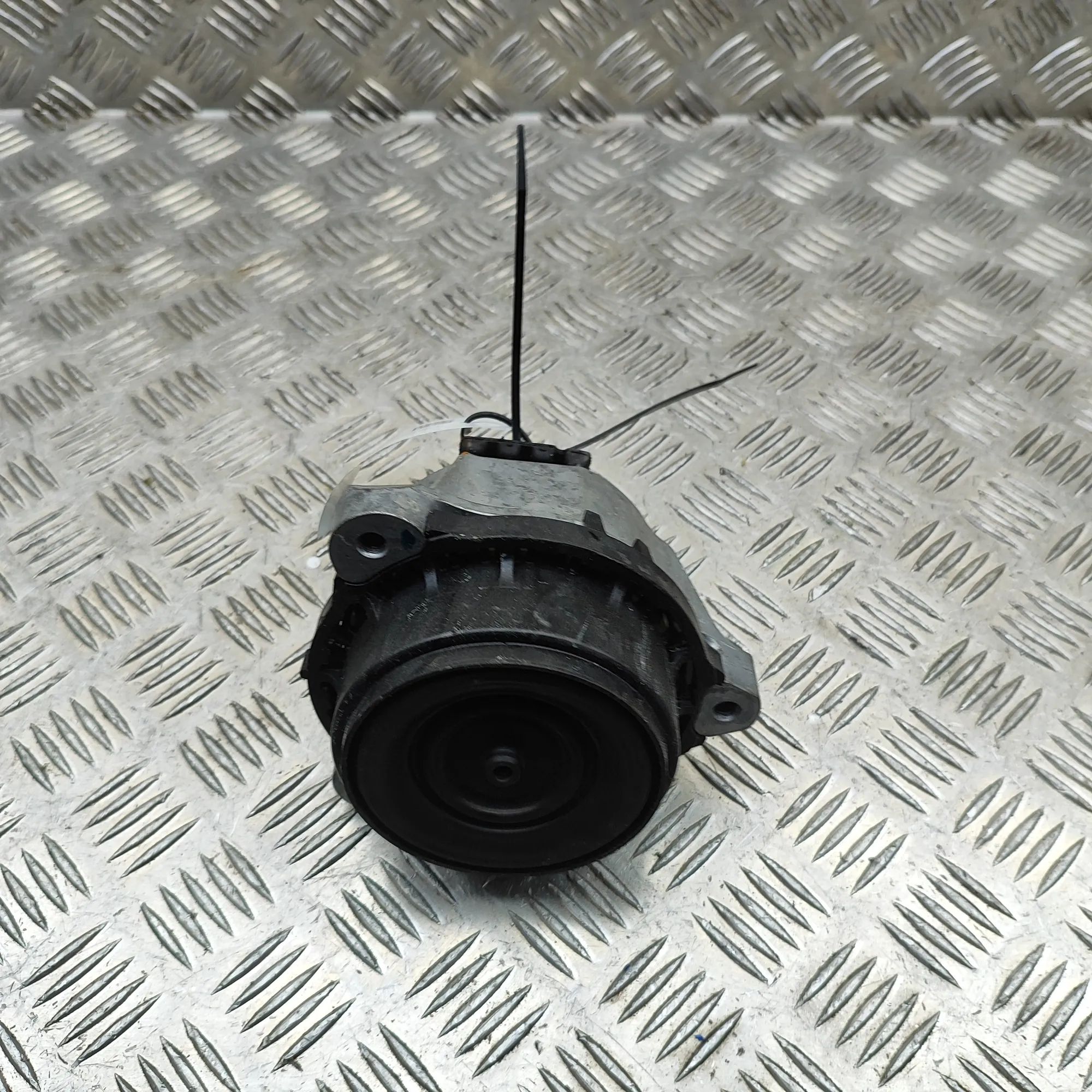 BMW X6 (G06) Left Side Engine Mount Left Side Engine Mount — BMW X6G06 (2019-...) —...