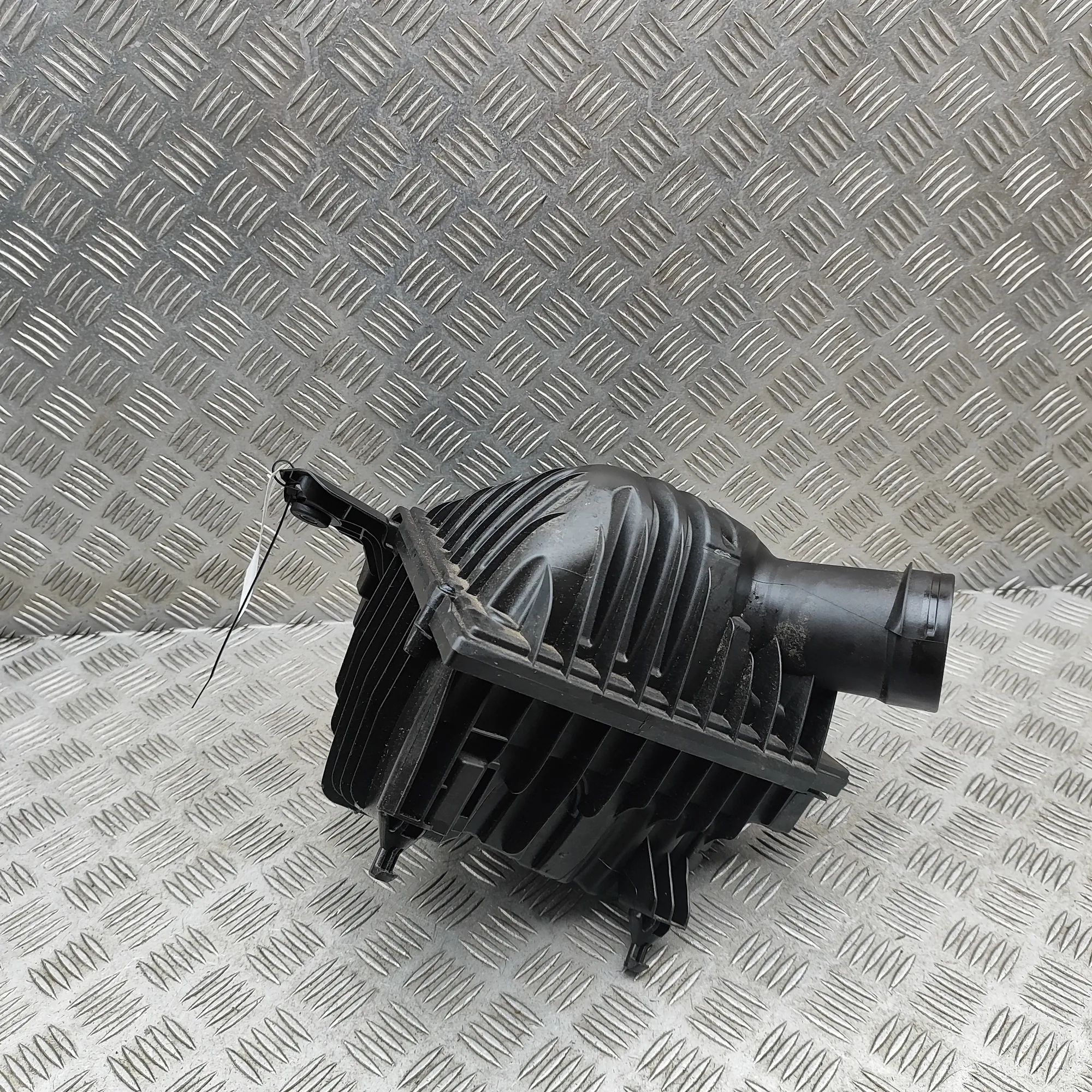 BMW 2 (F44) Ilmanpuhdistin  Air Filter Box — BMW 2 SERIES (Gran Coupe F44) ...
