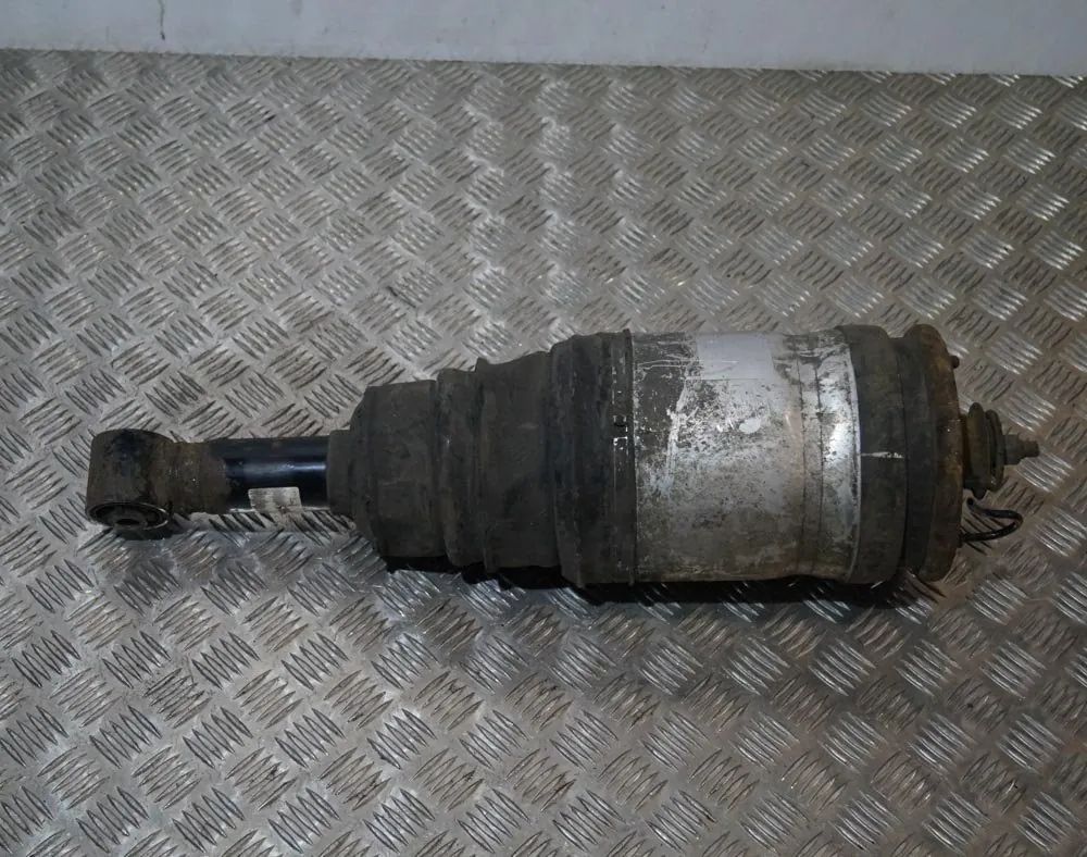 Land Rover Range Rover Sport Rear Right Air Shock Absorber Rear Right Air Shock Absorber — LAND ROVER RANG...