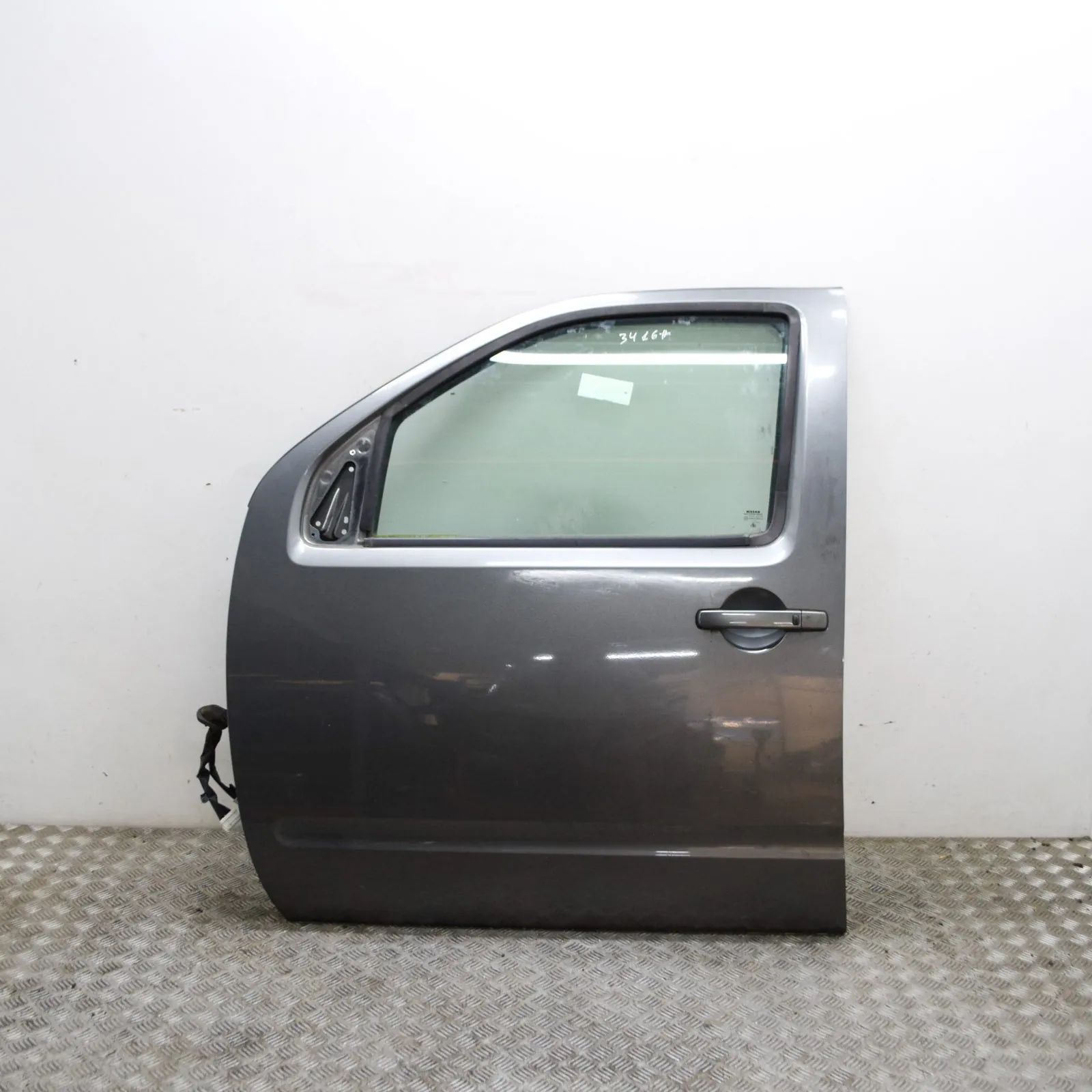 Nissan Pathfinder (R51) Door — front left Door — front left — NISSAN PATHFINDER (III R51)...
