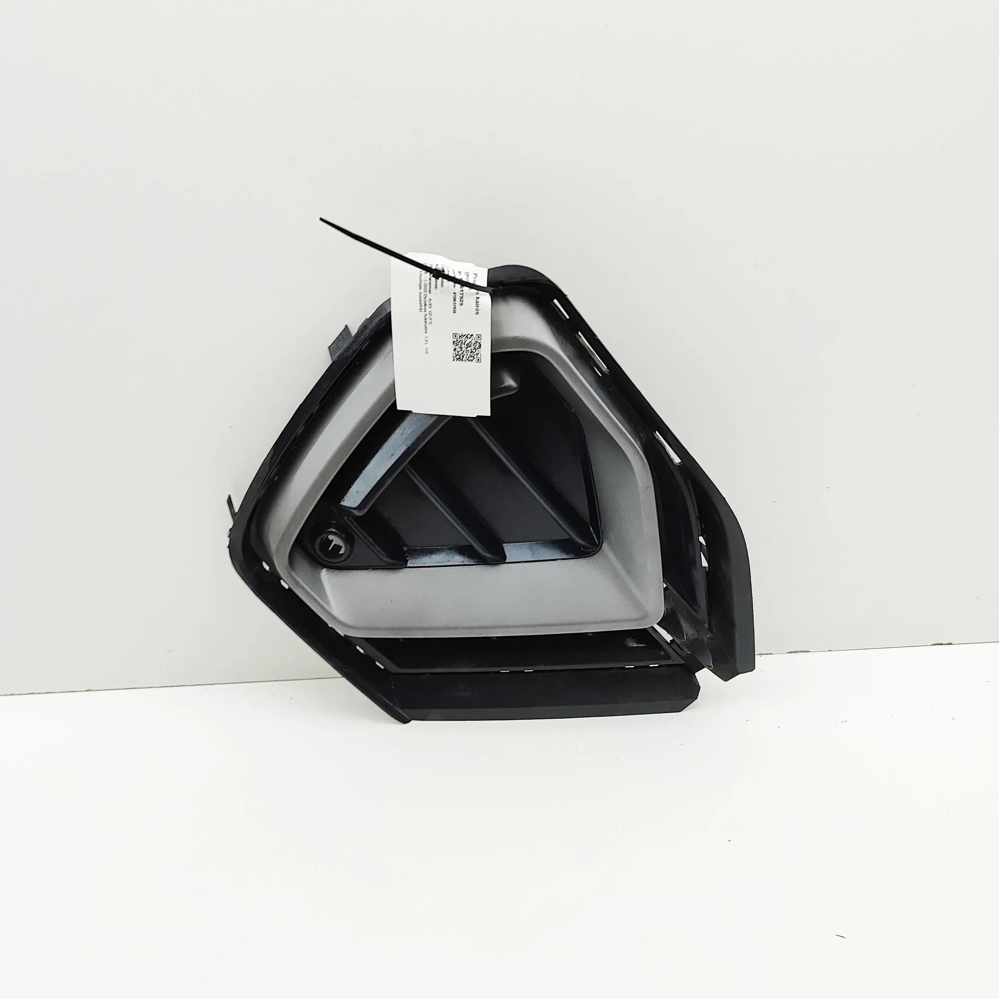 Audi Q3 (F3) Grille — front — left Grille — front — left — AUDI Q3 (F3) (2018-...)...