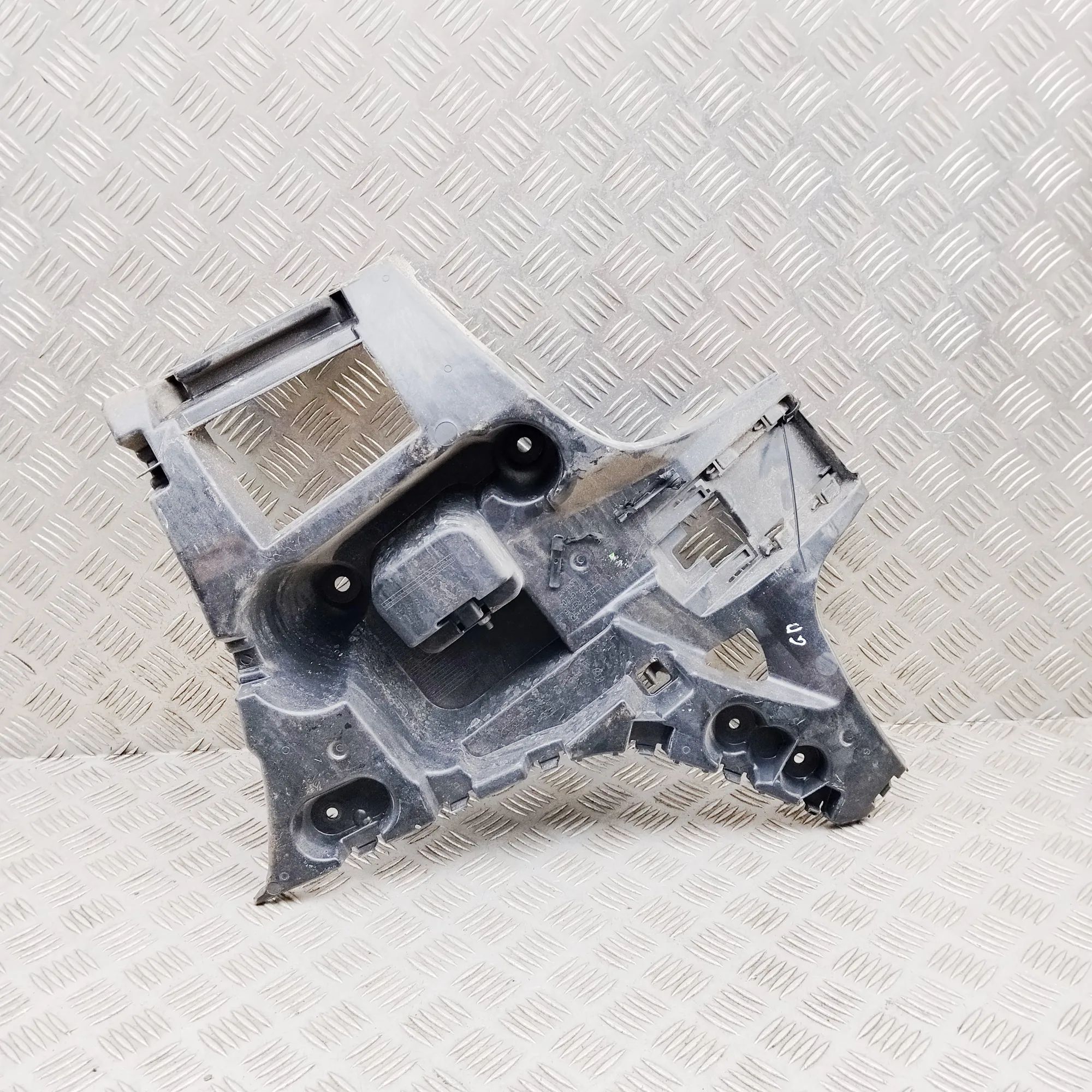 BMW 2 (F44) Rear Right Bumper Bracket Rear Right Bumper Bracket — BMW 2 SERIES (Gran ...