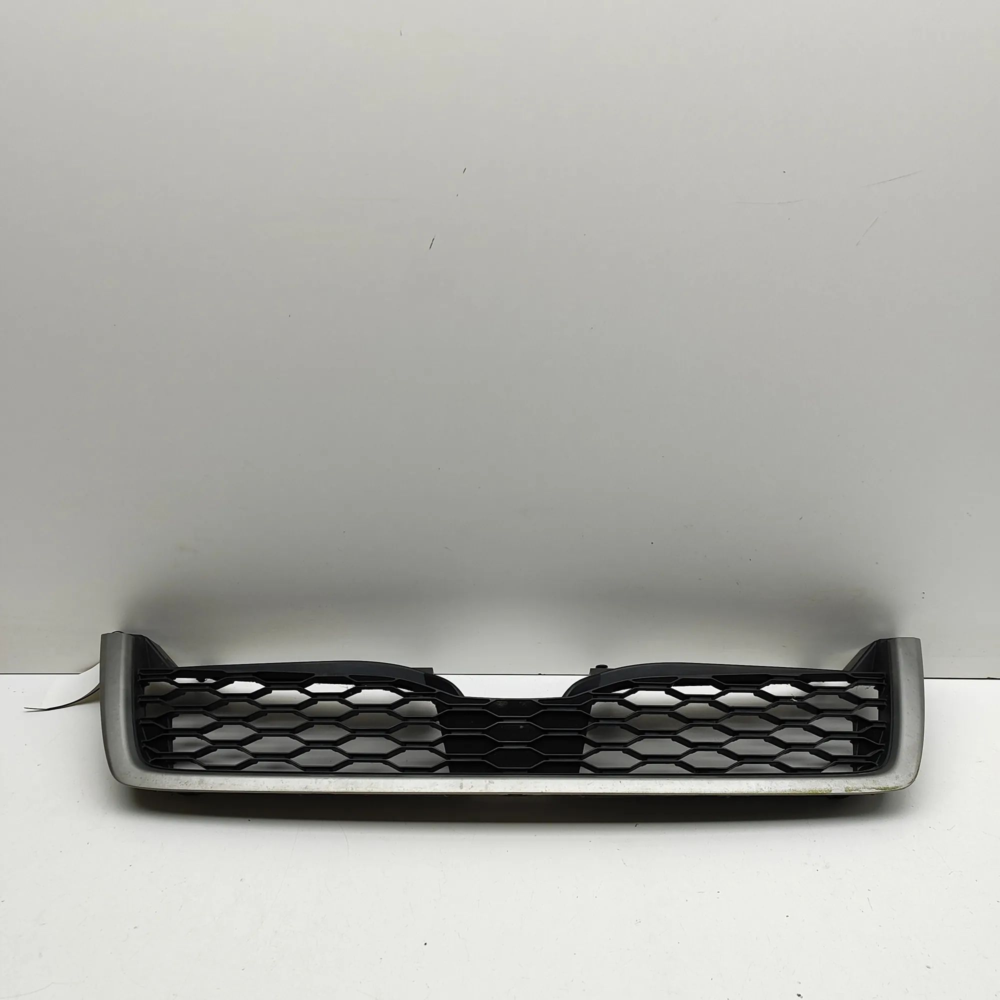 Subaru Forester Radiator Grille Radiator grille — SUBARU FORESTER (SJ) (2012-.....