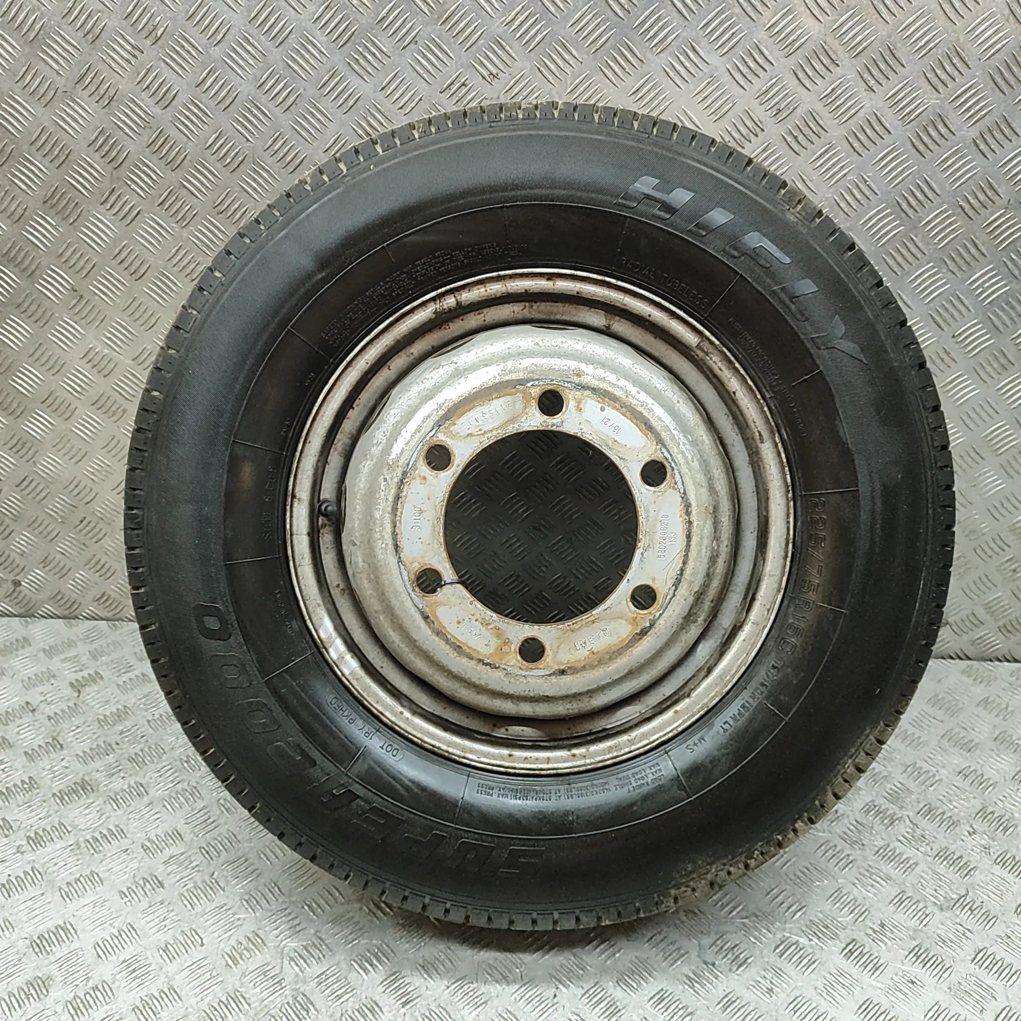 Iveco Daily Alloy Wheel Alloy wheel — IVECO DAILY (VI Flatbed) (2014-.....
