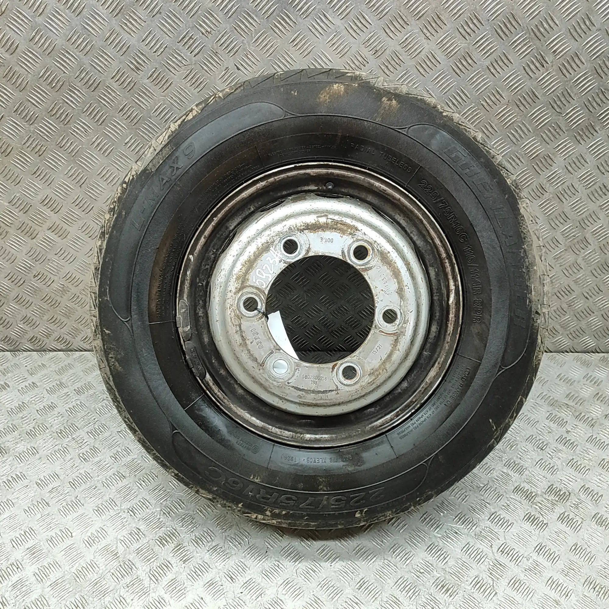 Iveco Daily Alloy Wheel Alloy wheel — IVECO DAILY (VI Flatbed) (2014-.....