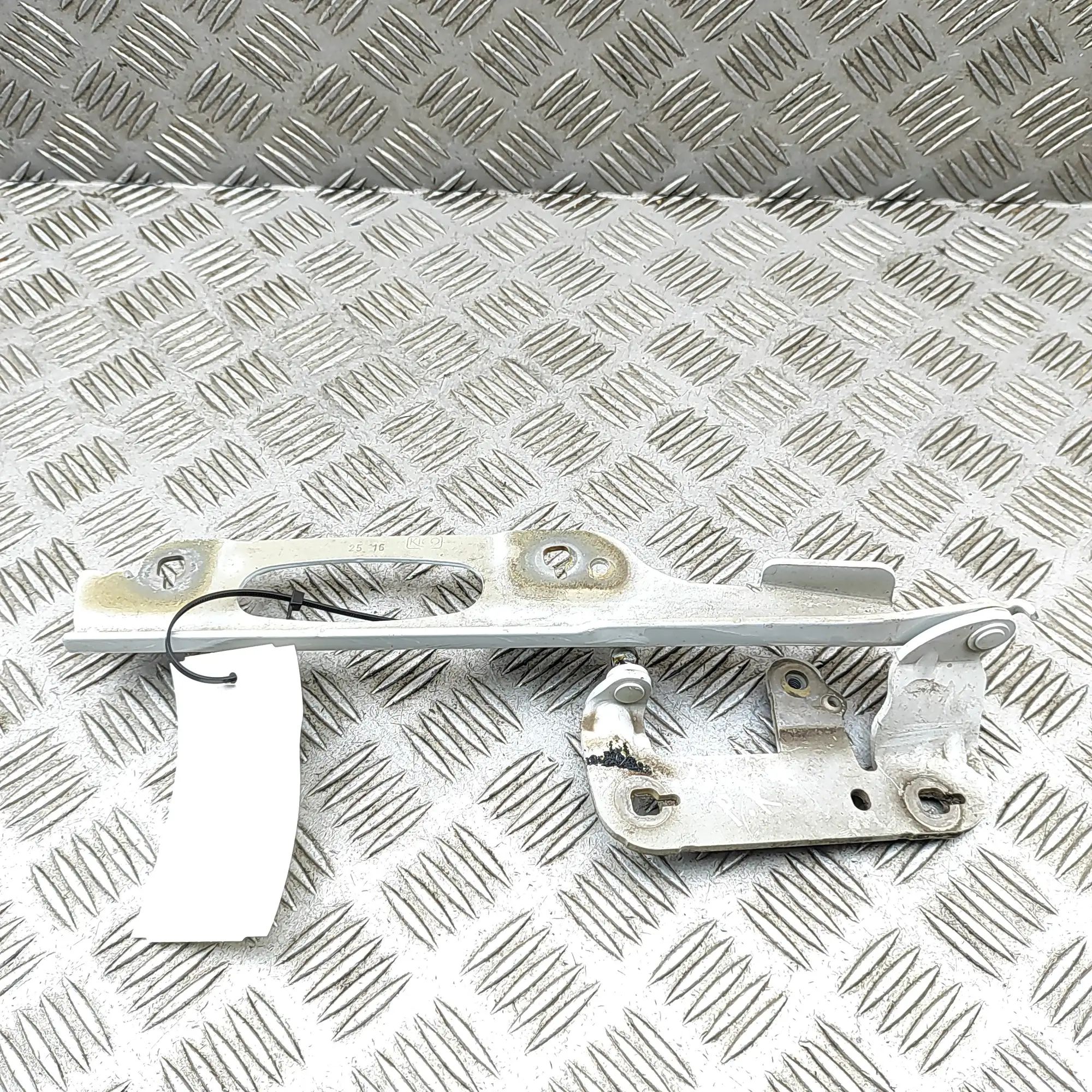 Porsche 911 (991) Bonnet hinge — front left Bonnet hinge — front left — PORSCHE 911 (991) (...