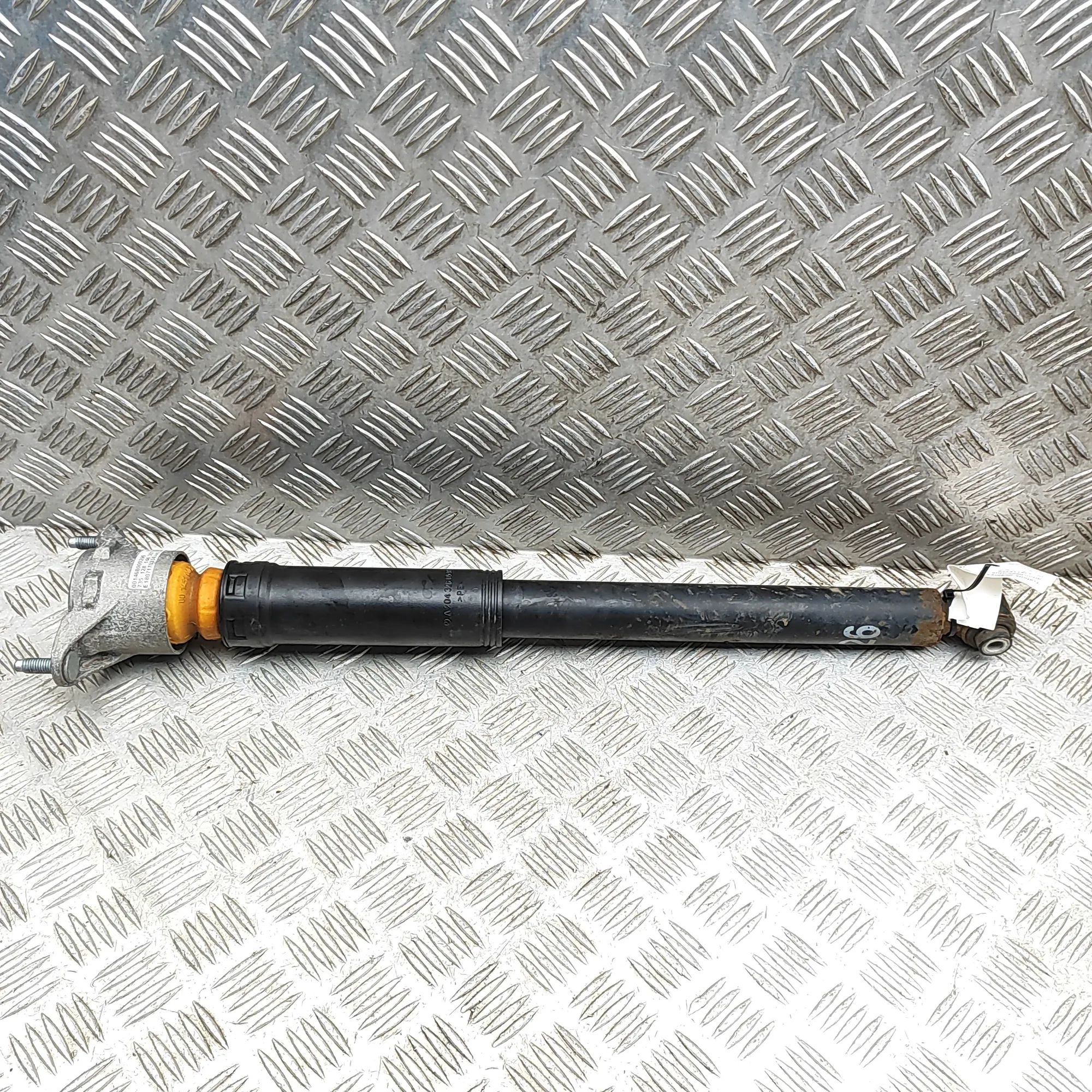 Mercedes-Benz CLA (C117) Shock absorber — rear right