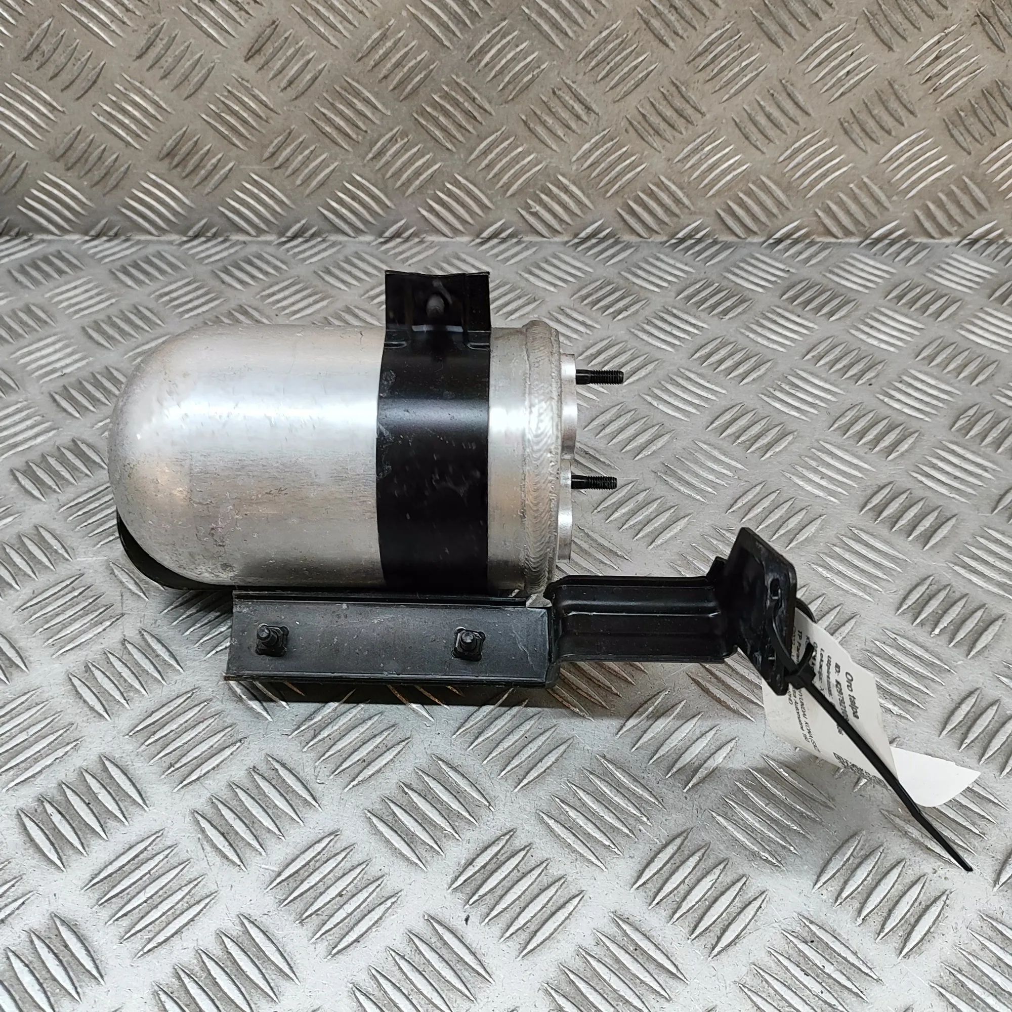 Hyundai Kona Air reservoir Air reservoir — HYUNDAI KONA (SX2) (2023-...) —...