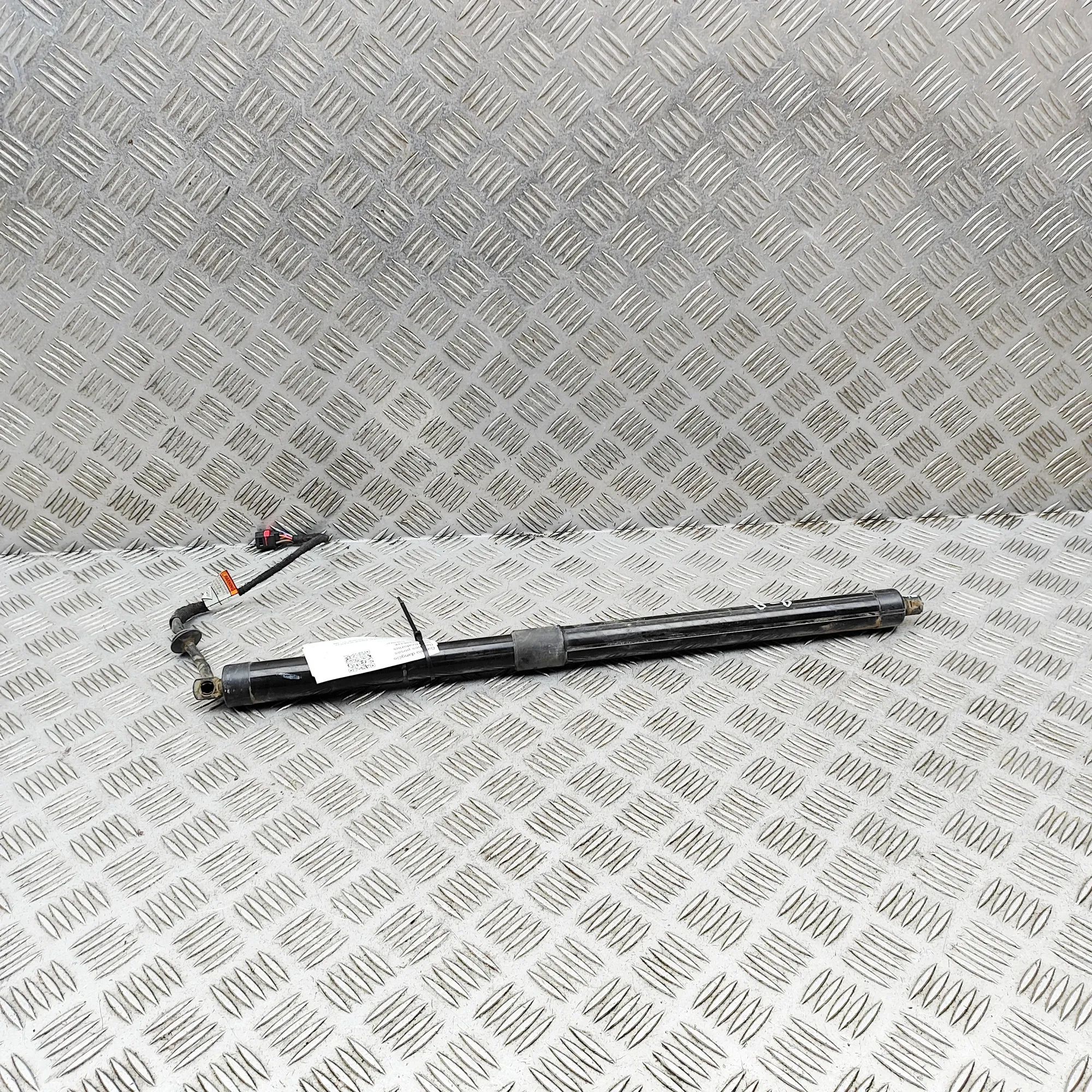 Land Rover Range Rover (L405) Right Side Tailgate Gas Strut Right Side Tailgate Gas Strut — LAND ROVER RANG...