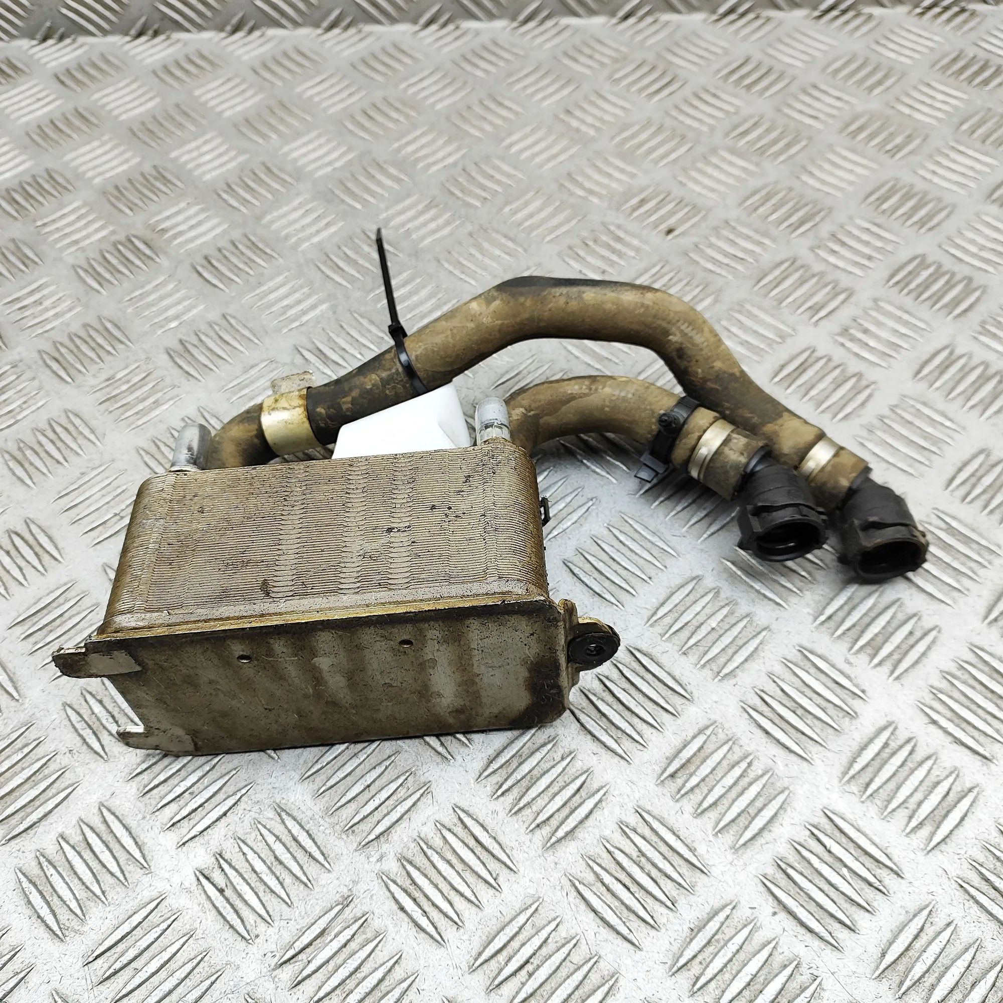 Land Rover Discovery Öljynjäähdytin Oil Cooler — LAND ROVER DISCOVERY (V L462) (201...