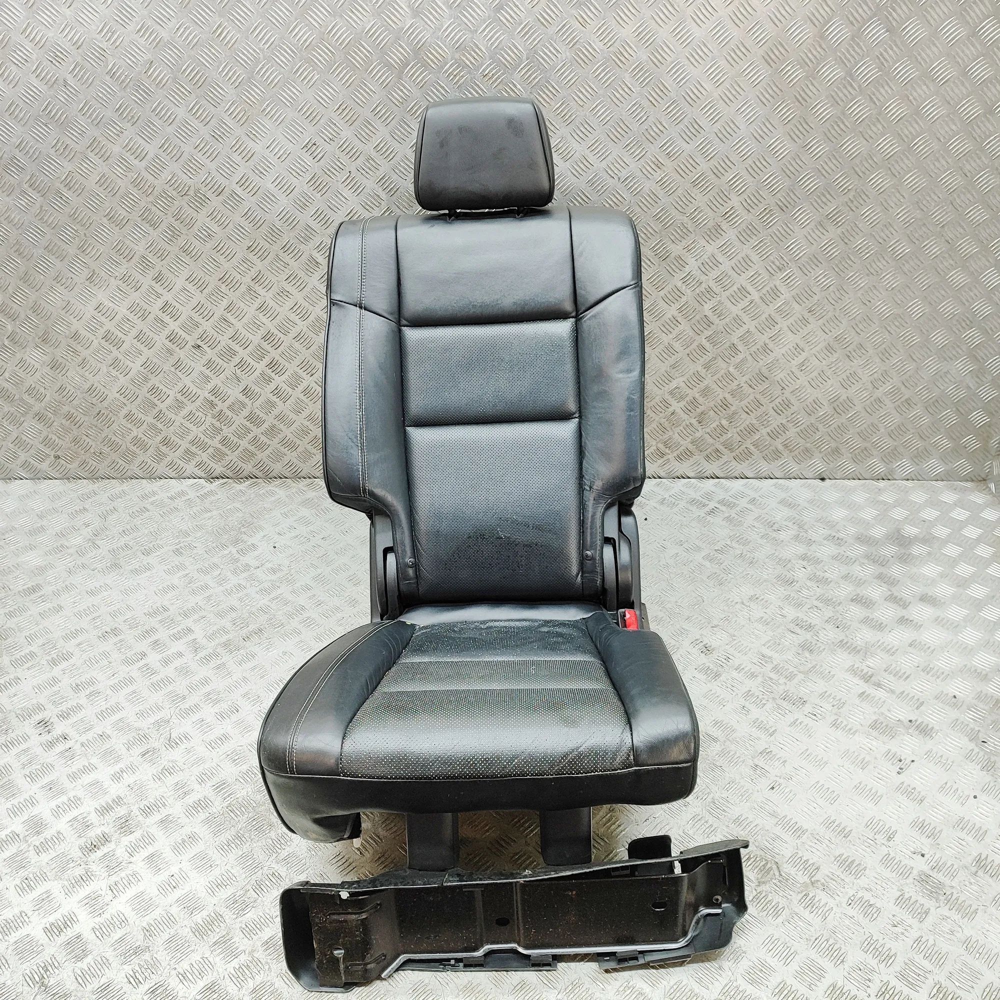Jeep Grand Cherokee (WK) Rear seat Rear seat — JEEP GRAND CHEROKEE (IV WK, WK2) (2...