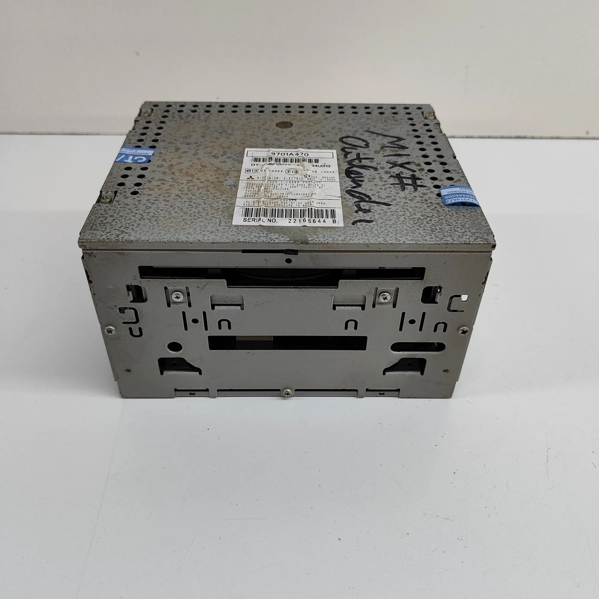 Mitsubishi Outlander Radio / CD / navigation head unit Radio / CD / navigation head unit — MITSUBISHI ...