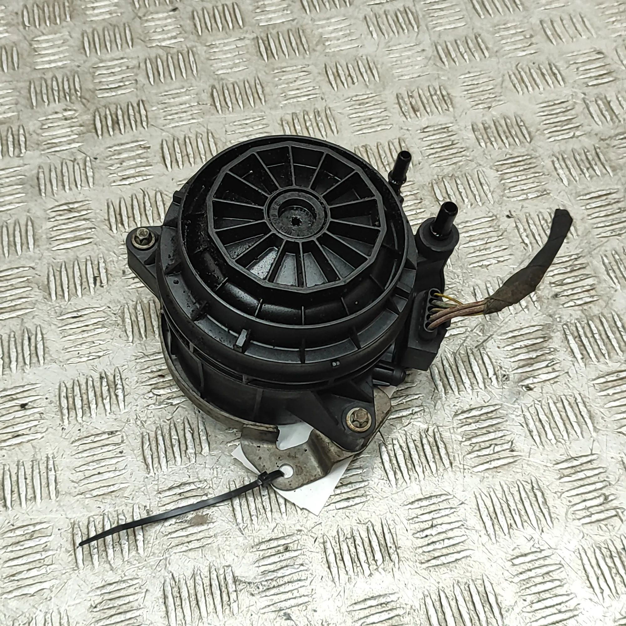 Mercedes-Benz V / Vito / EQV (W447) fuel filter Fuel Filter — MERCEDES BENZ VITO (Tourer W447) ...