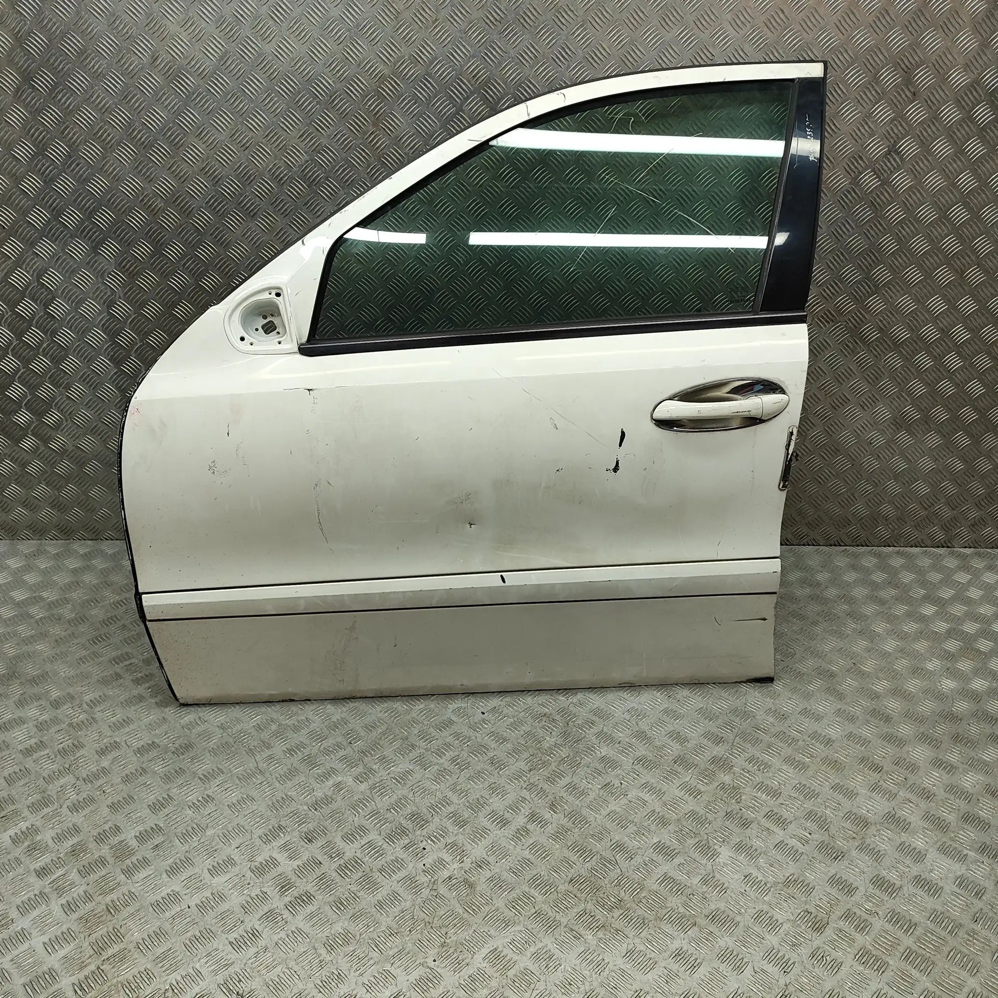 Mercedes-Benz A (W168) Door — front left Door — front left — MERCEDES BENZ E-CLASS (W211...