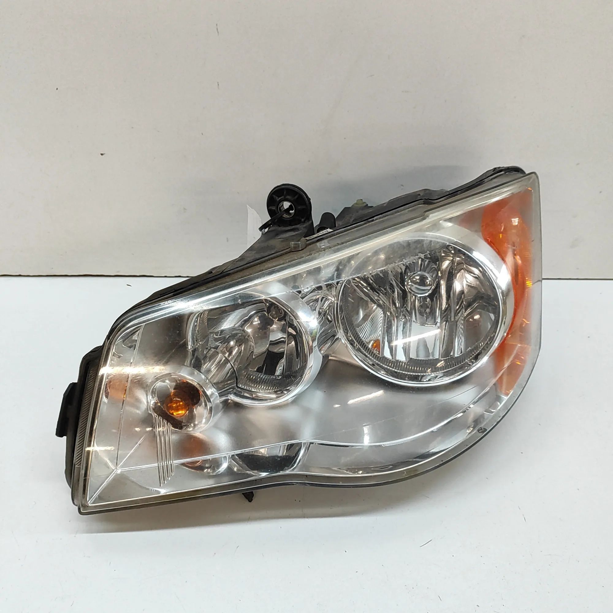 Chrysler Grand Voyager / Town & Country Front Left Headlight Front Left Headlight — CHRYSLER GRAND (VOYAGER ...