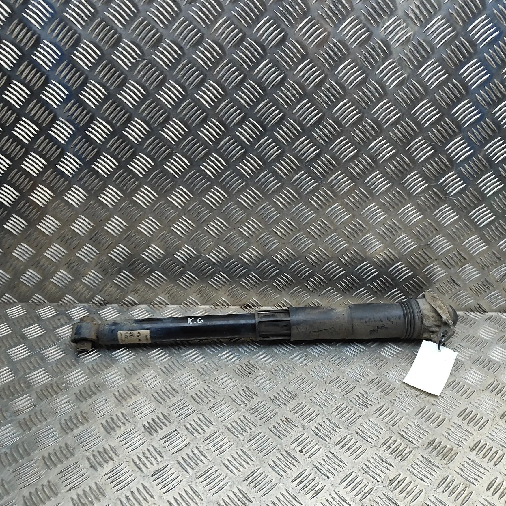 Volkswagen Golf 8 Shock absorber — rear left Shock absorber — rear left — VW GOLF (VIII CD1)...