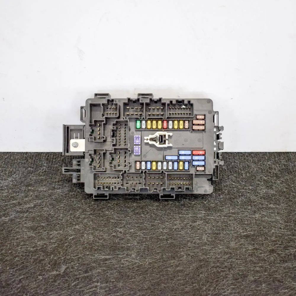 Tesla Model X Fuse box Fuse box — TESLA MODEL X (2013-...)

Generation...