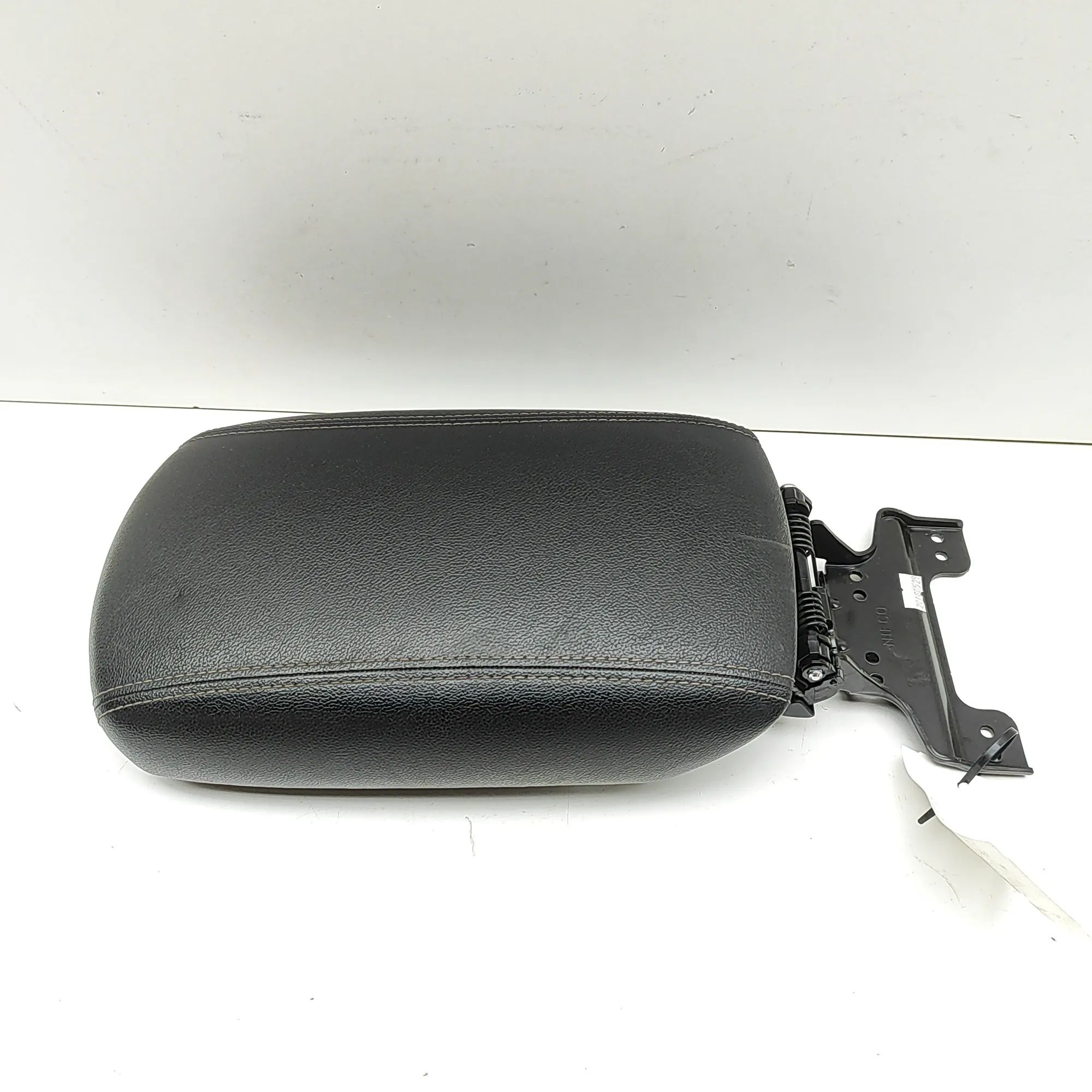 Kia Sportage Armrest Armrest — KIA SPORTAGE (QL) (2015-...) — 84660-...