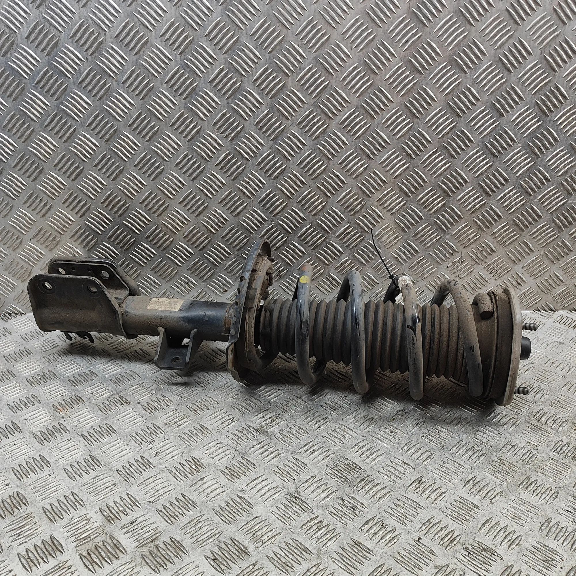 Volkswagen Crafter Shock absorber — front left Shock absorber — front left — VW CRAFTER (Van S...