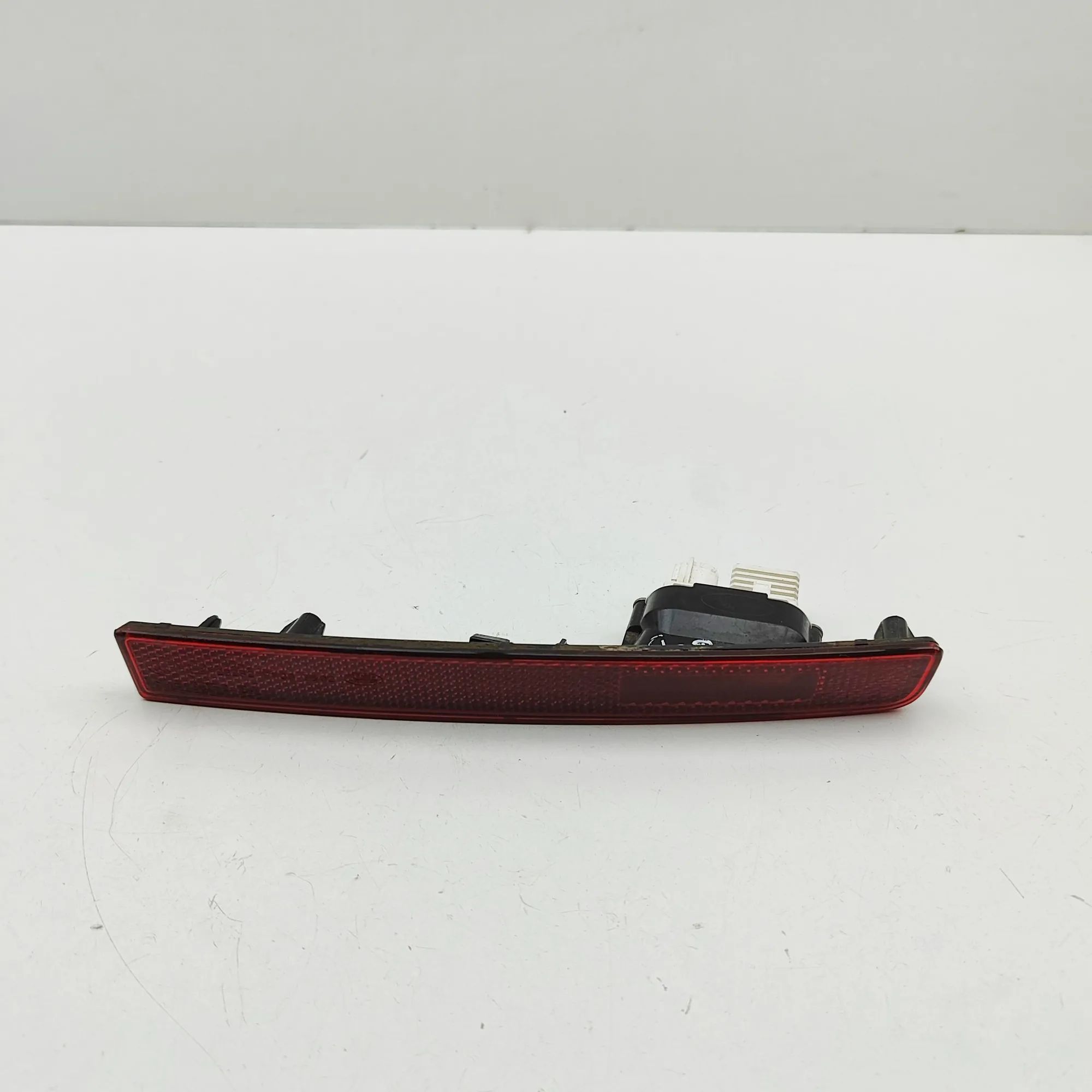 Land Rover Defender Rear Right Fog Light Rear Right Fog Light — LAND ROVER DEFENDER (Sta...