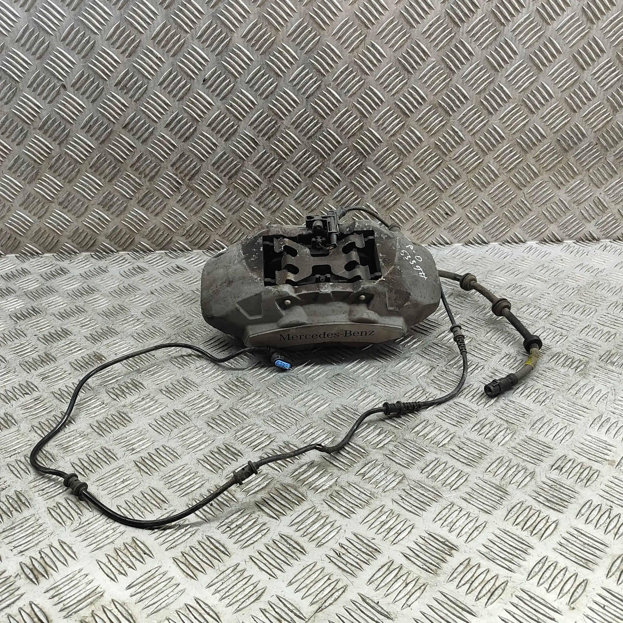 Mercedes-Benz GLC (X253) Brake caliper — front right Brake caliper — front right — MERCEDES BENZ GLC...