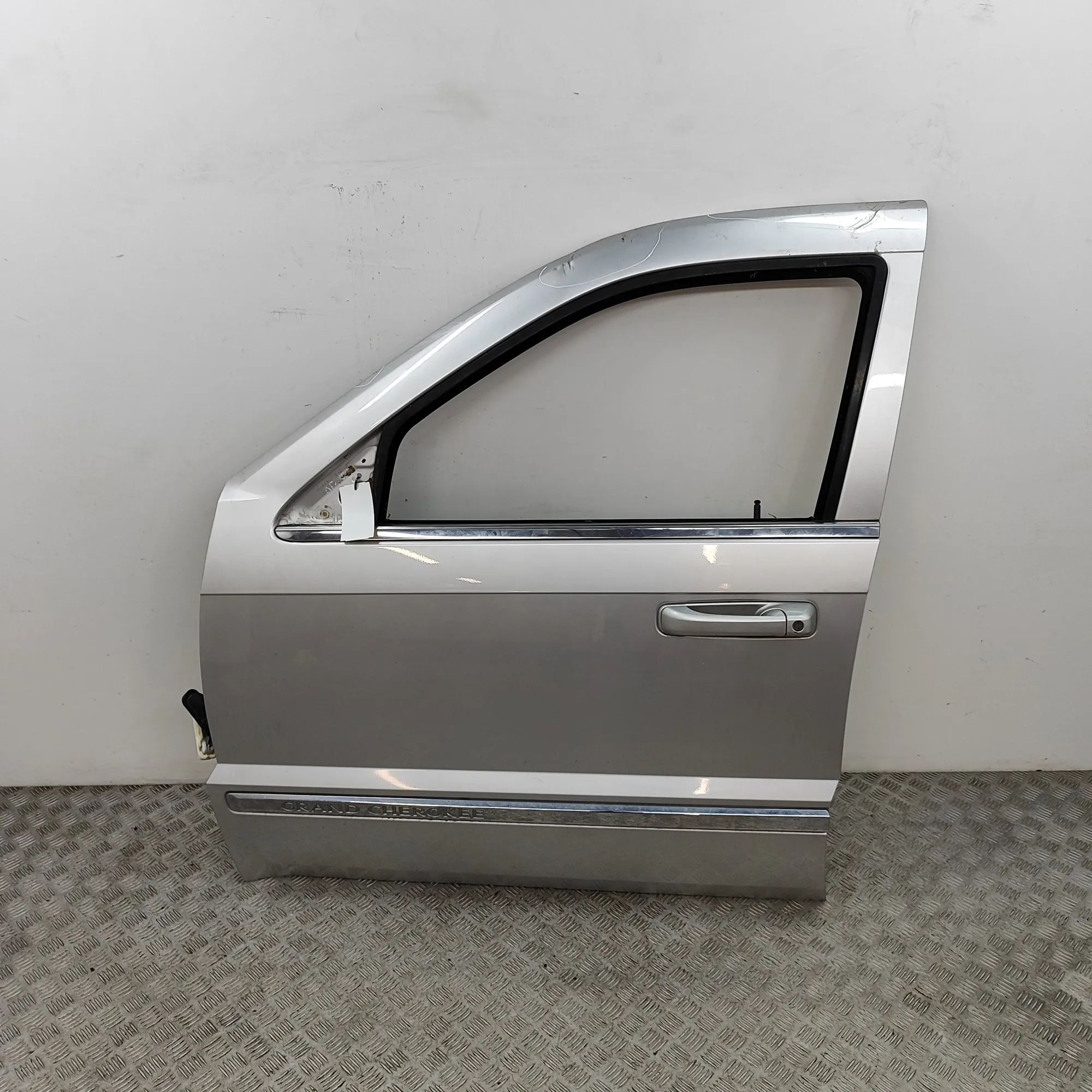 Jeep Grand Cherokee (WK) Door — front left Door — front left — JEEP GRAND CHEROKEE (III WH...