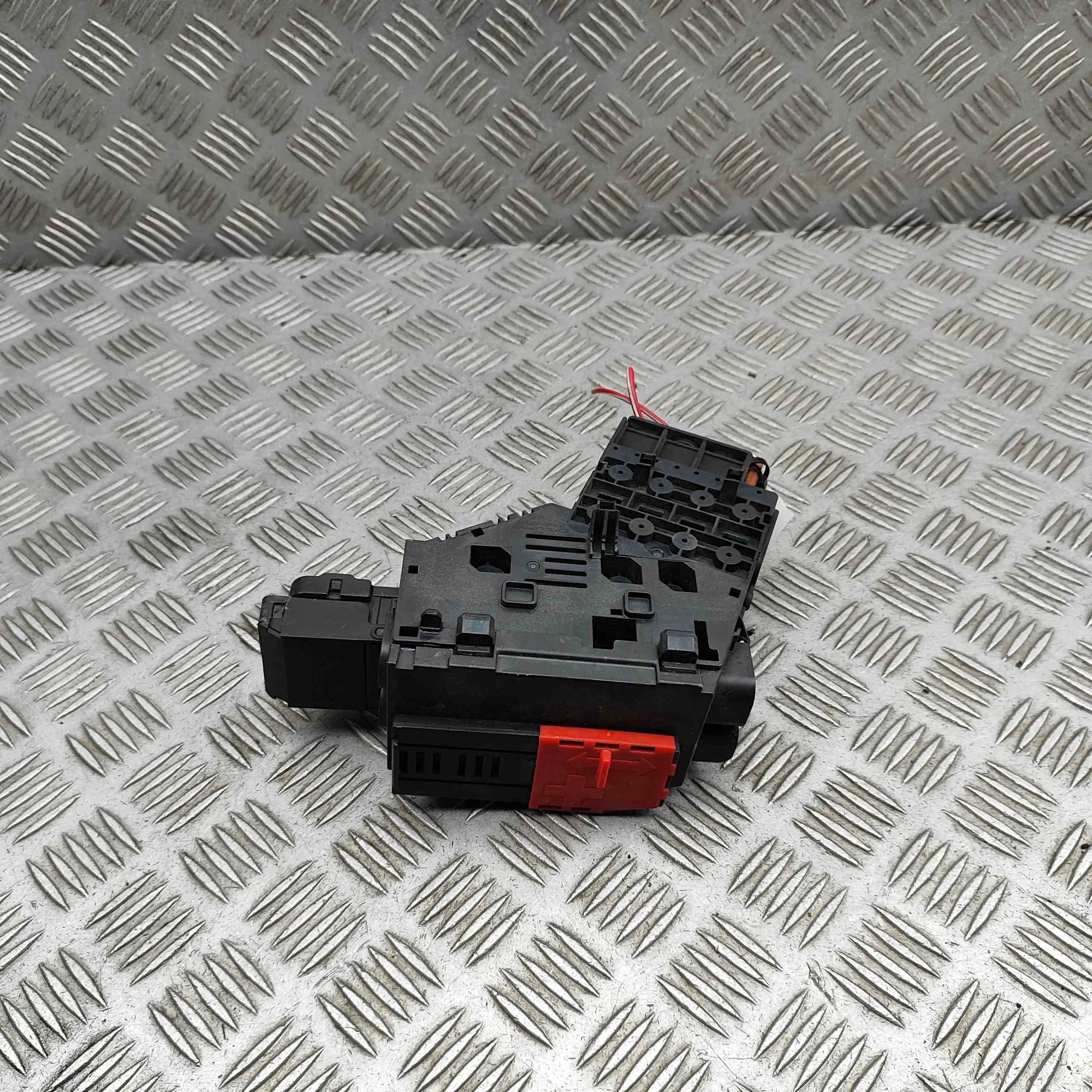 Mercedes-Benz ML / GLE (W166) Fuse Box Module Fuse Box Module — MERCEDES BENZ GLE (Coupe C292...