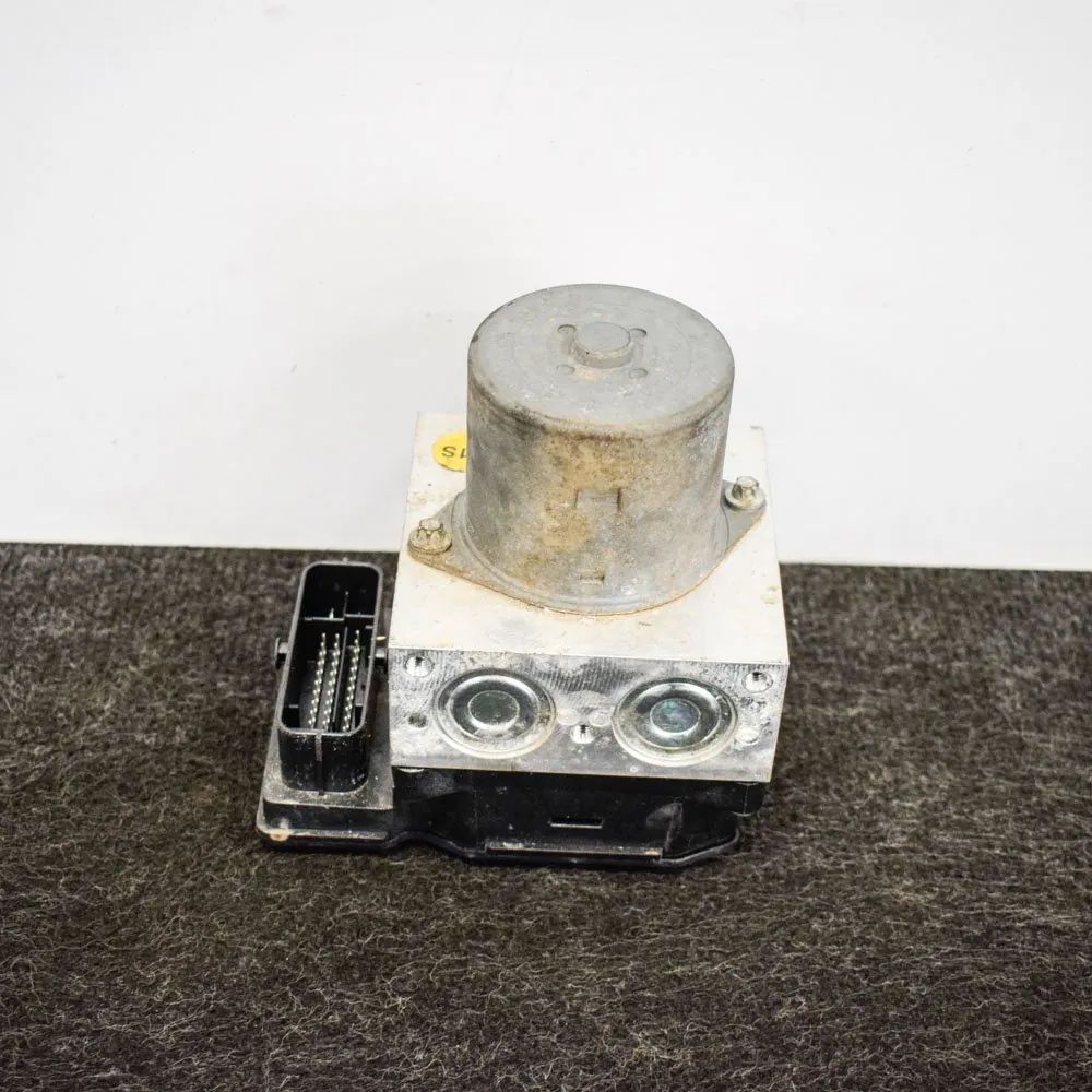Audi Q3 (8U) ABS Hydraulipumppu ABS Pump — AUDI Q3 (8U) (2011-2018) — 5N0614109...
