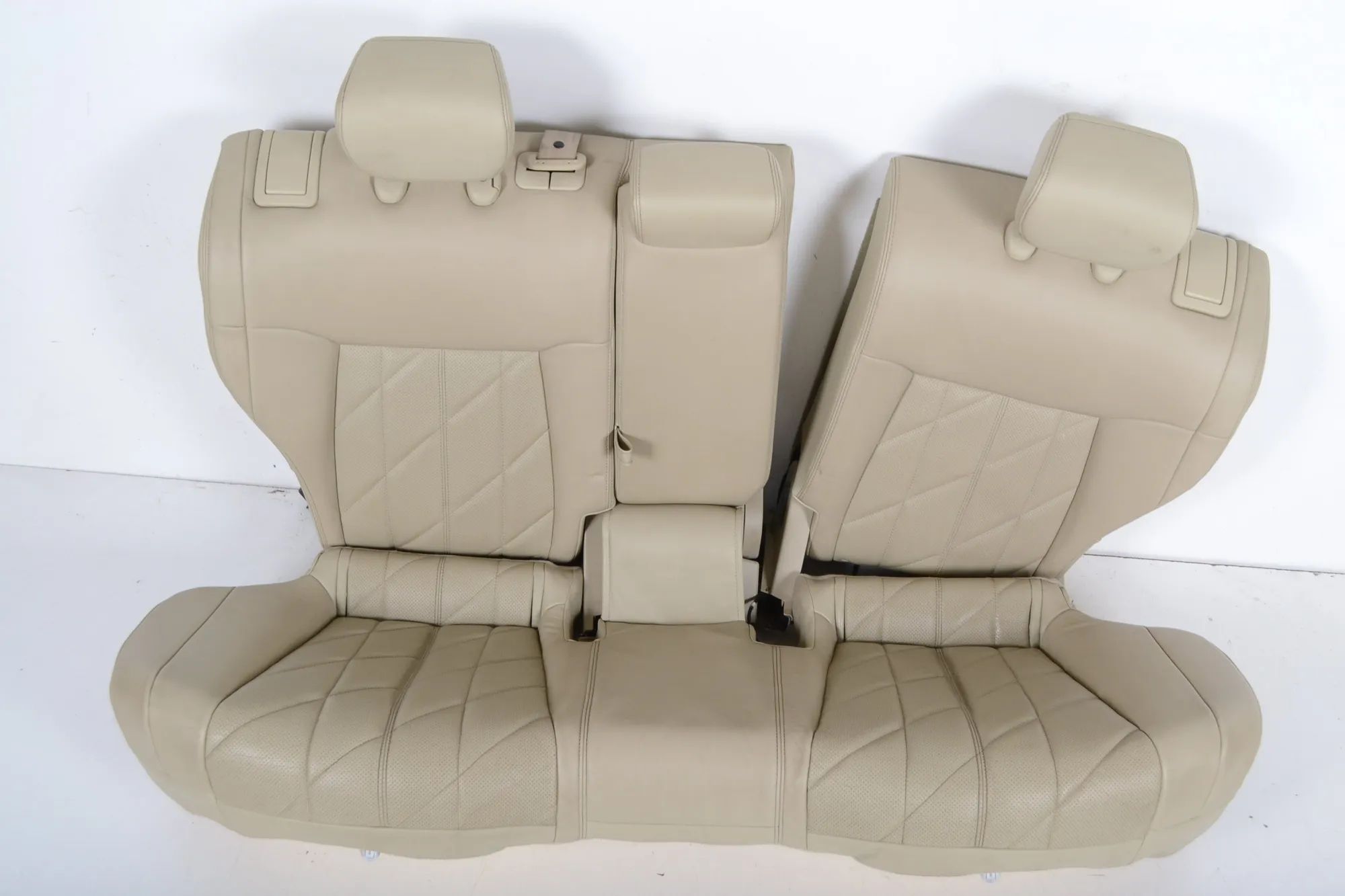 Infiniti FX / QX70 (S51) Rear seat Rear seat — INFINITI FX (2008-...)

Generation:...