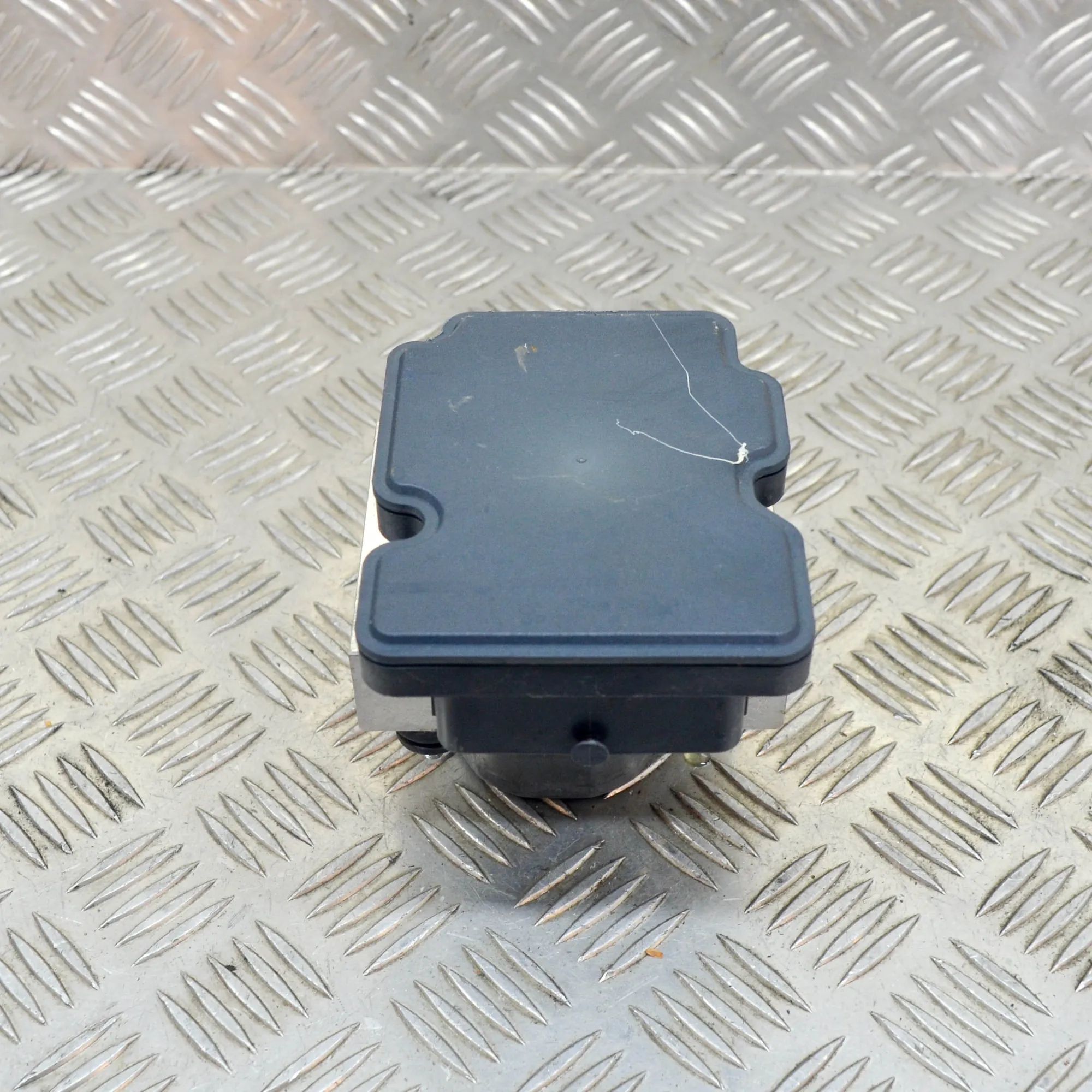 Maserati Ghibli ABS hydraulic pump