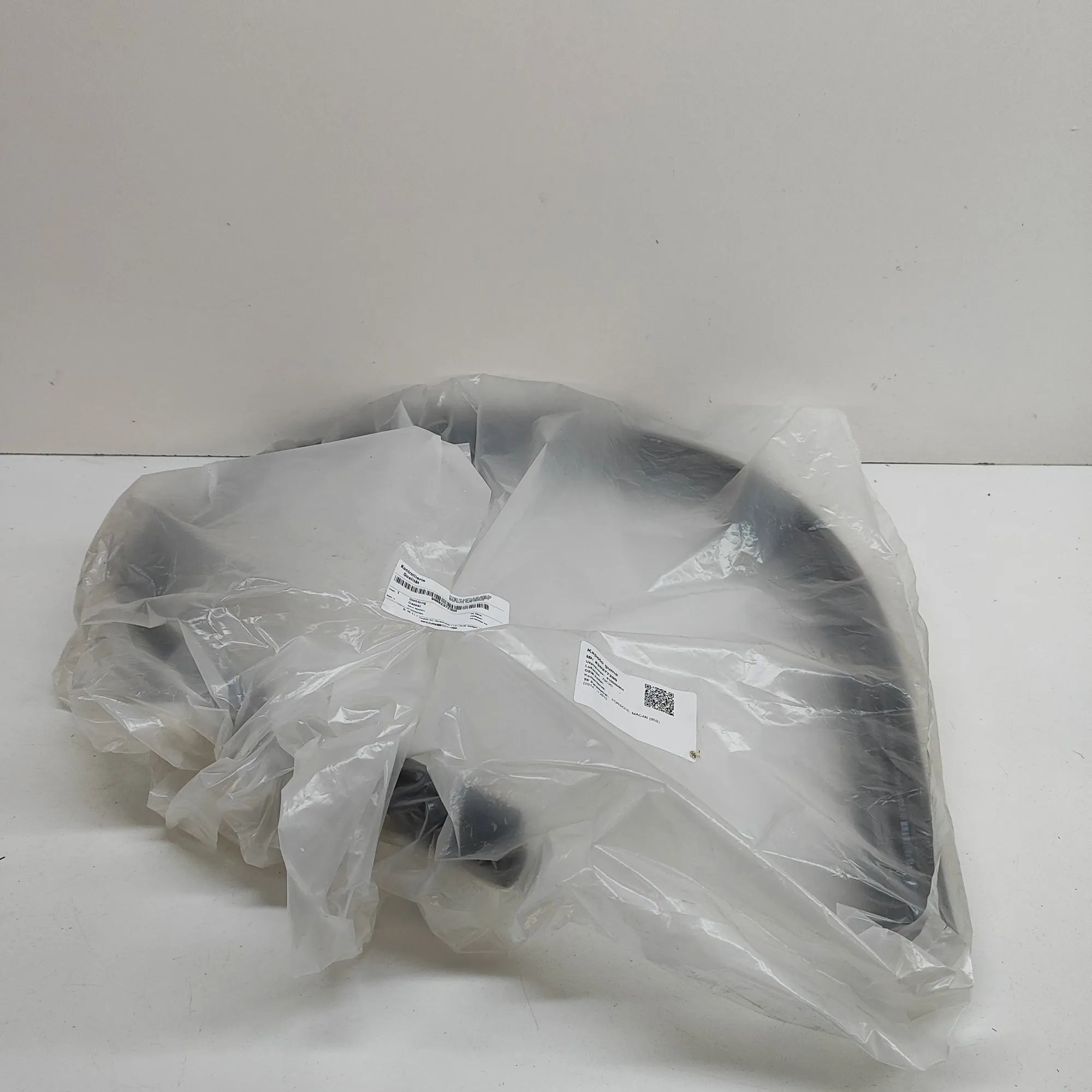 Porsche Macan Engine rubber seal Engine rubber seal — PORSCHE MACAN (95B) (2014-...
