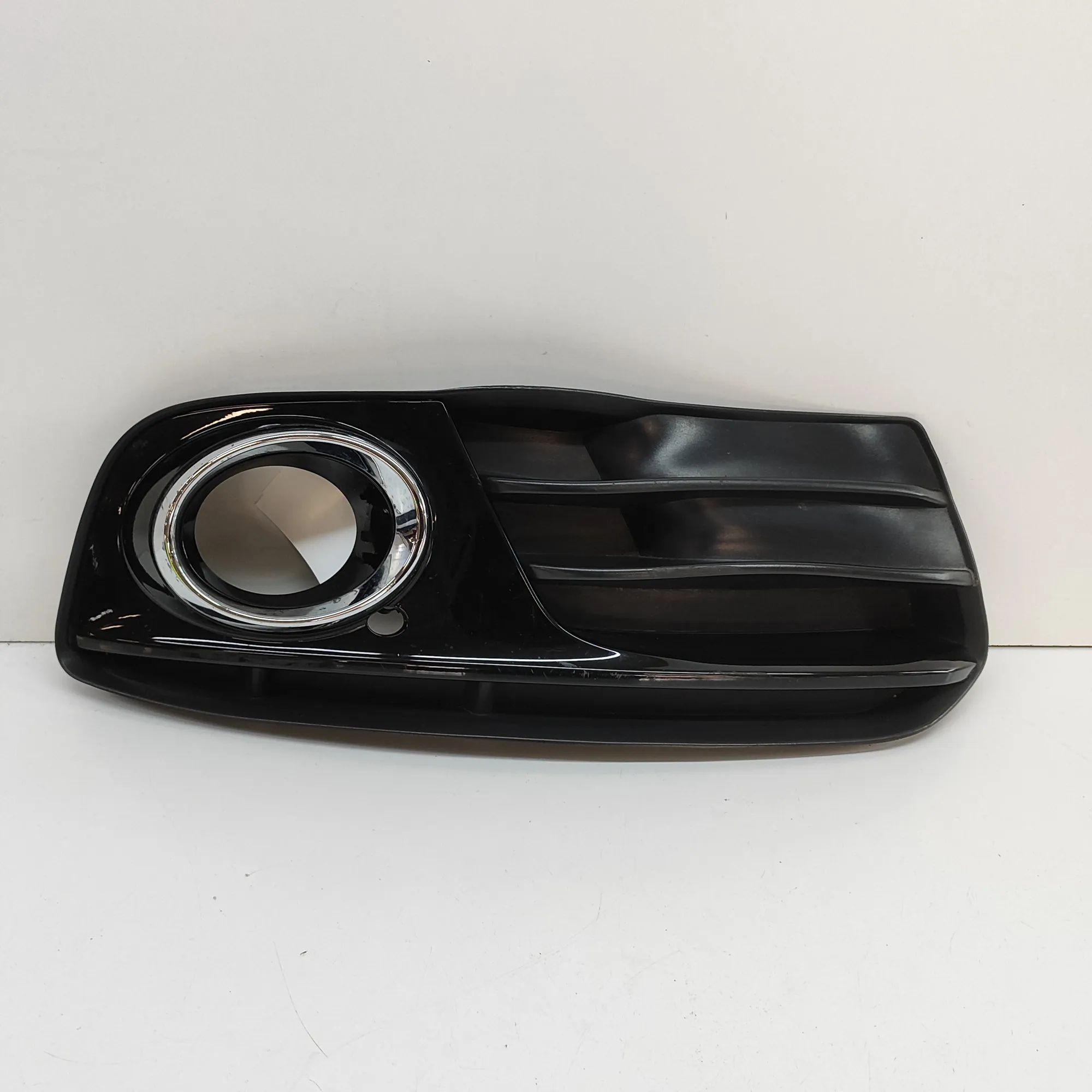 Audi Q5 (8R) Front Right Grill Front Right Grill — AUDI Q5 (8R) (2008-2017) — ...