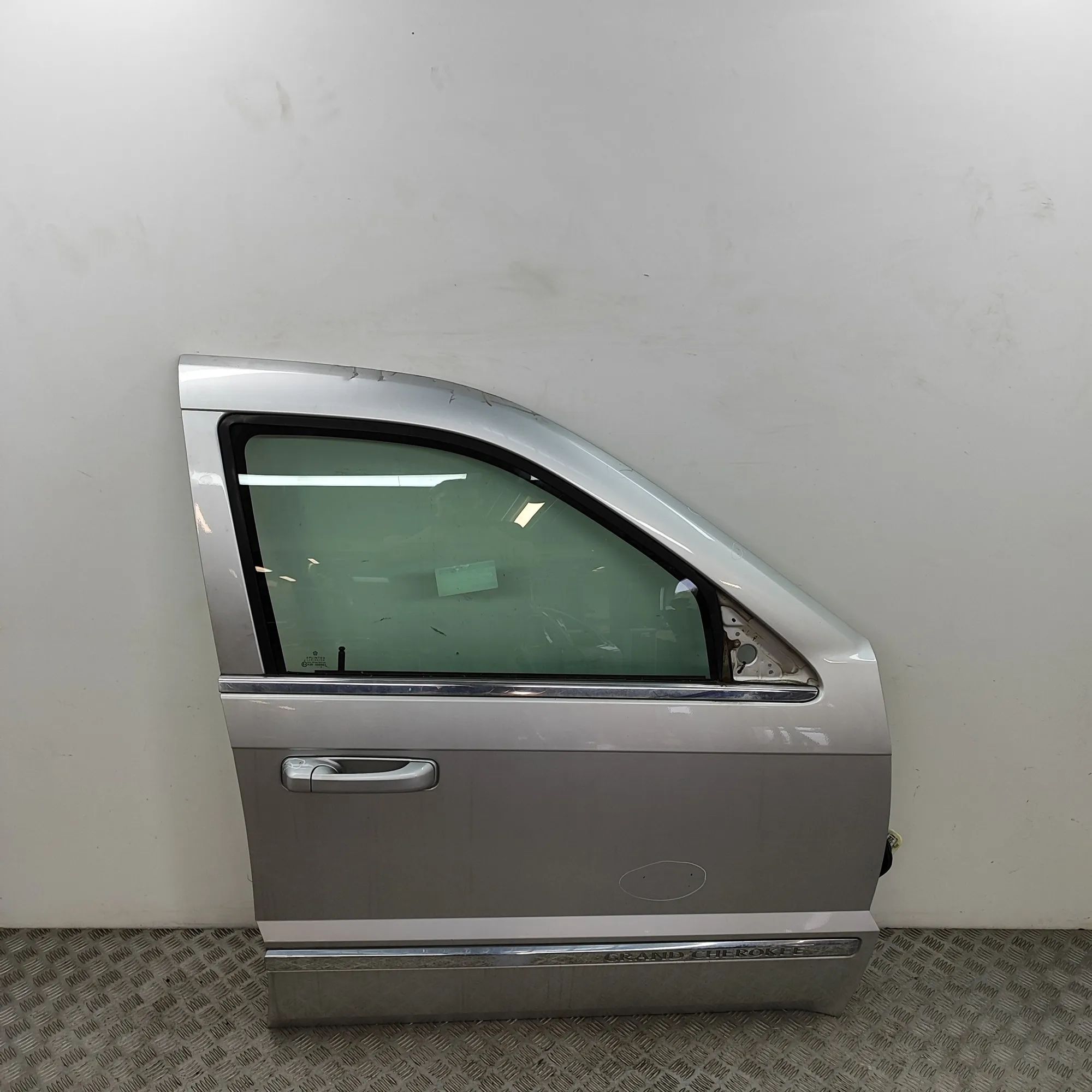 Jeep Grand Cherokee (WK) Door — front right Door — front right — JEEP GRAND CHEROKEE (III W...