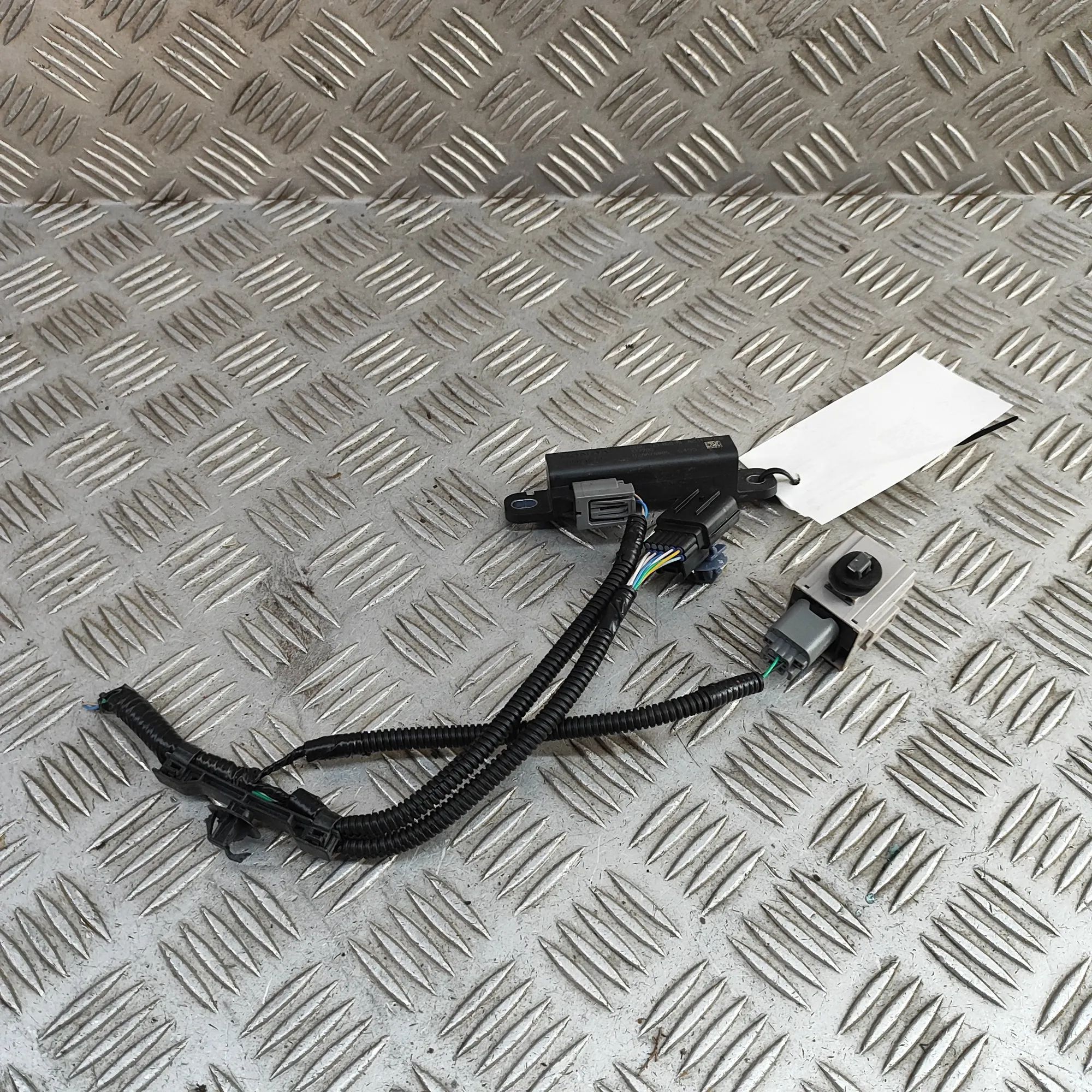 Honda HR-V / e:Ny1 Keyless entry antenna