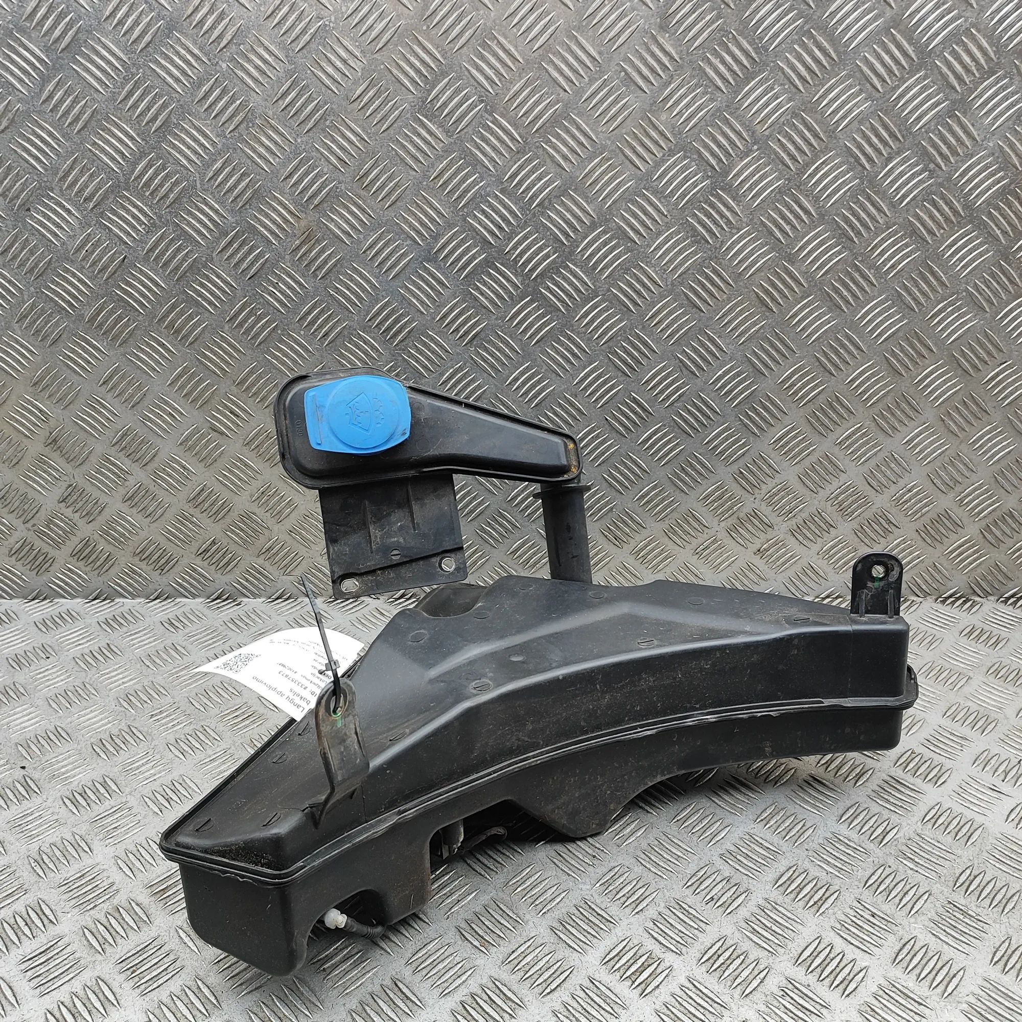 Porsche Macan Window Washer Tank Window Washer Tank — PORSCHE MACAN (95B) (2014-...