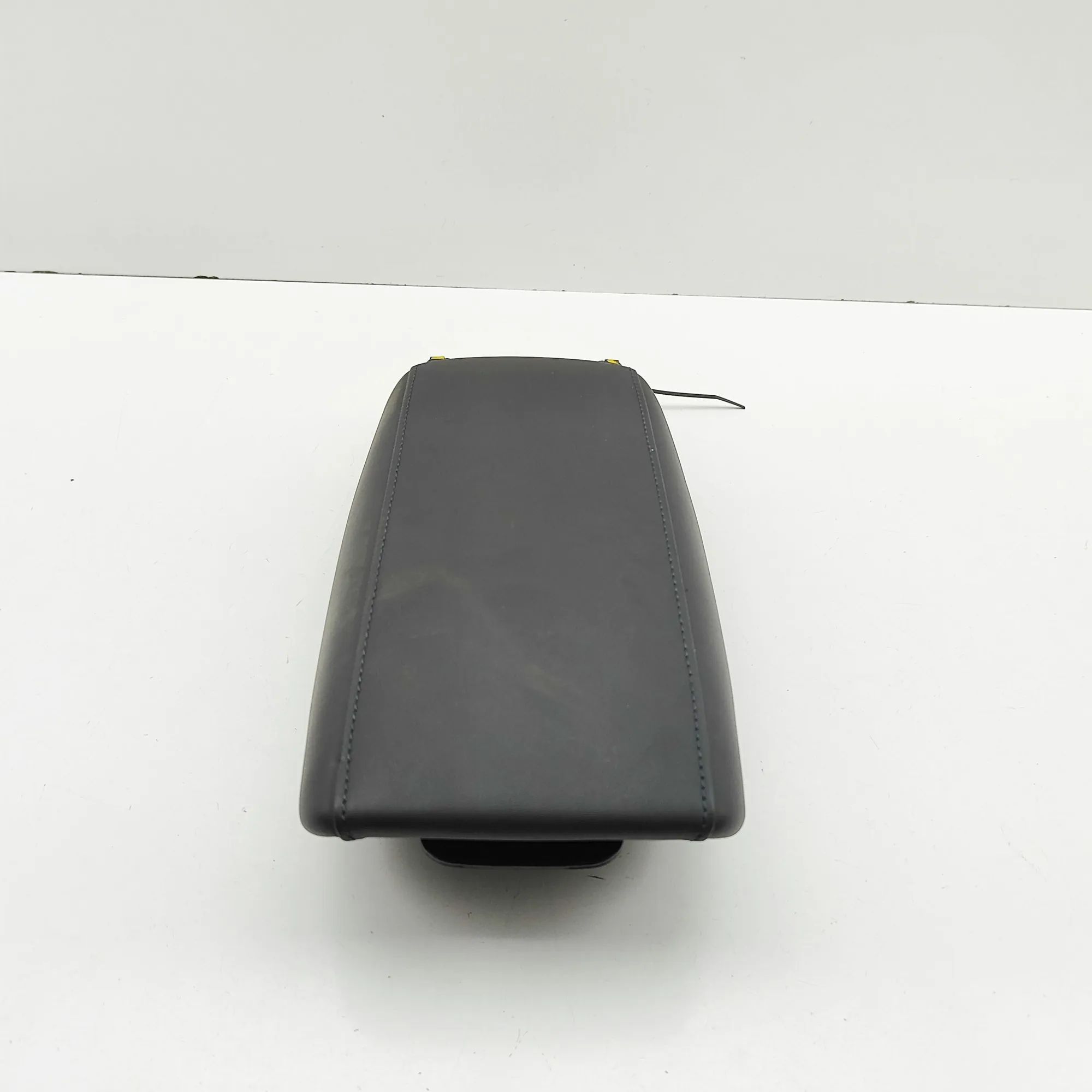 Kia Niro Armrest Armrest — KIA NIRO (II) (2022-...) — 84660-AT00...