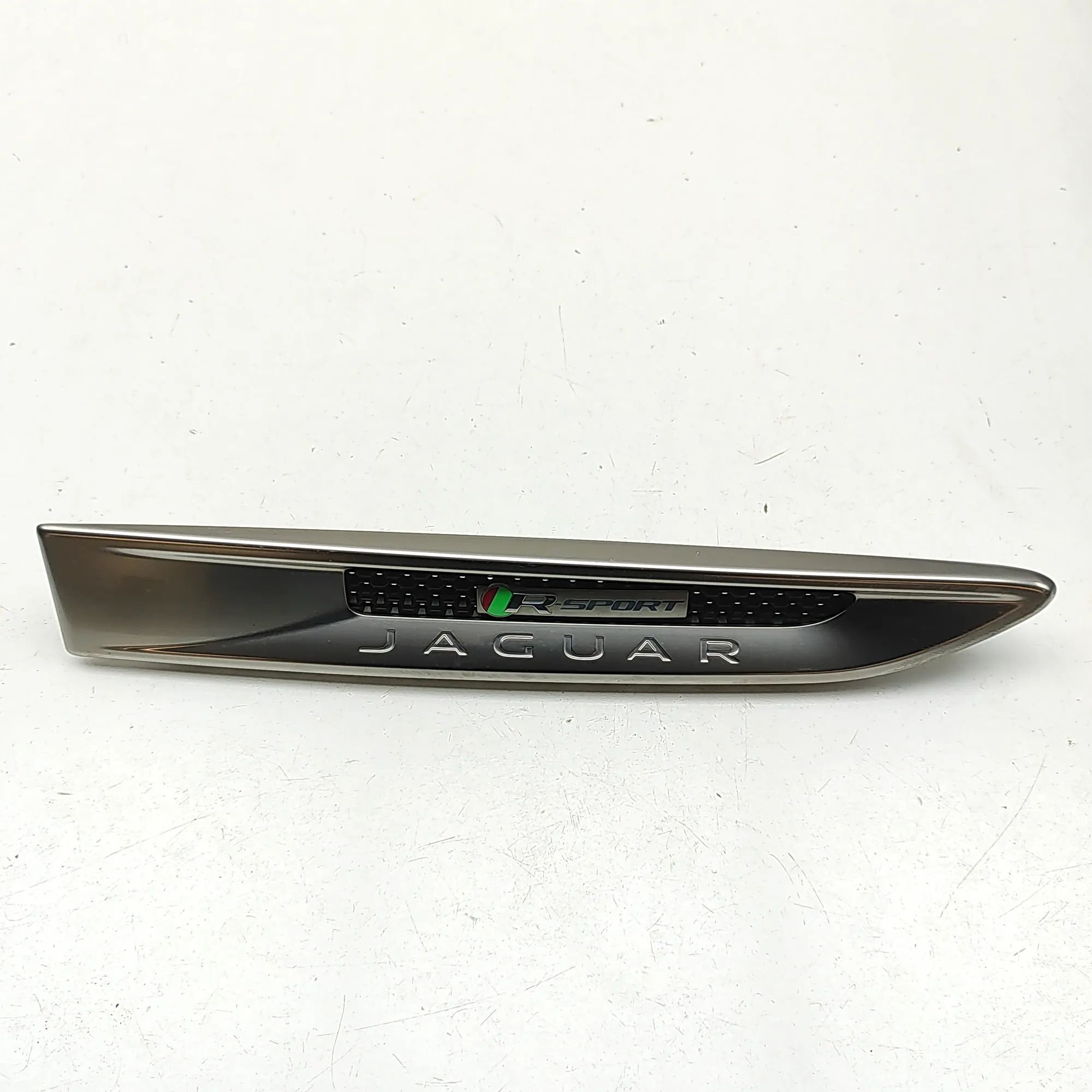 Jaguar F-Pace Fender moulding — front right