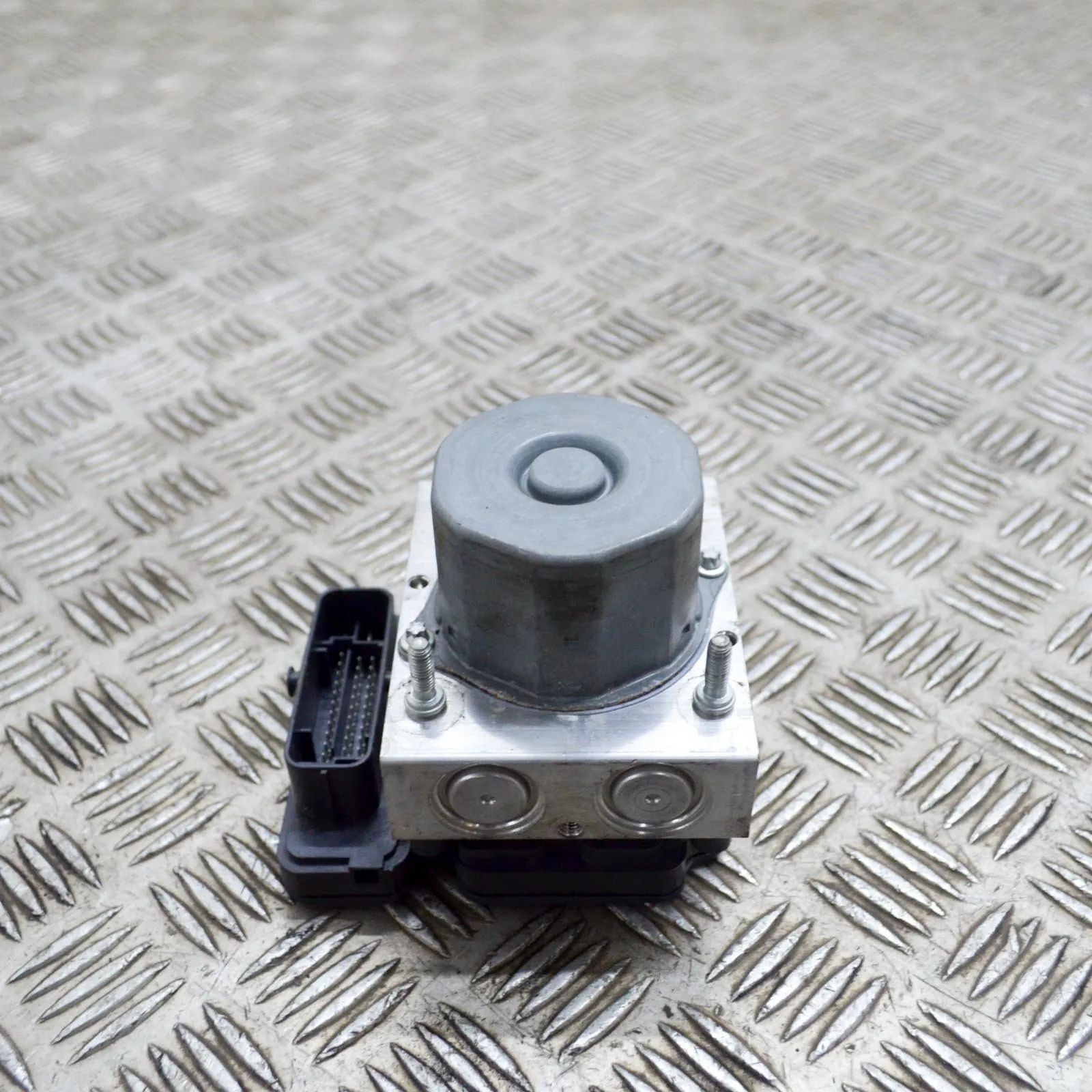 Maserati Quattroporte ABS hydraulic pump ABS Pump — MASERATI QUATTROPORTE (VI) (2012-......