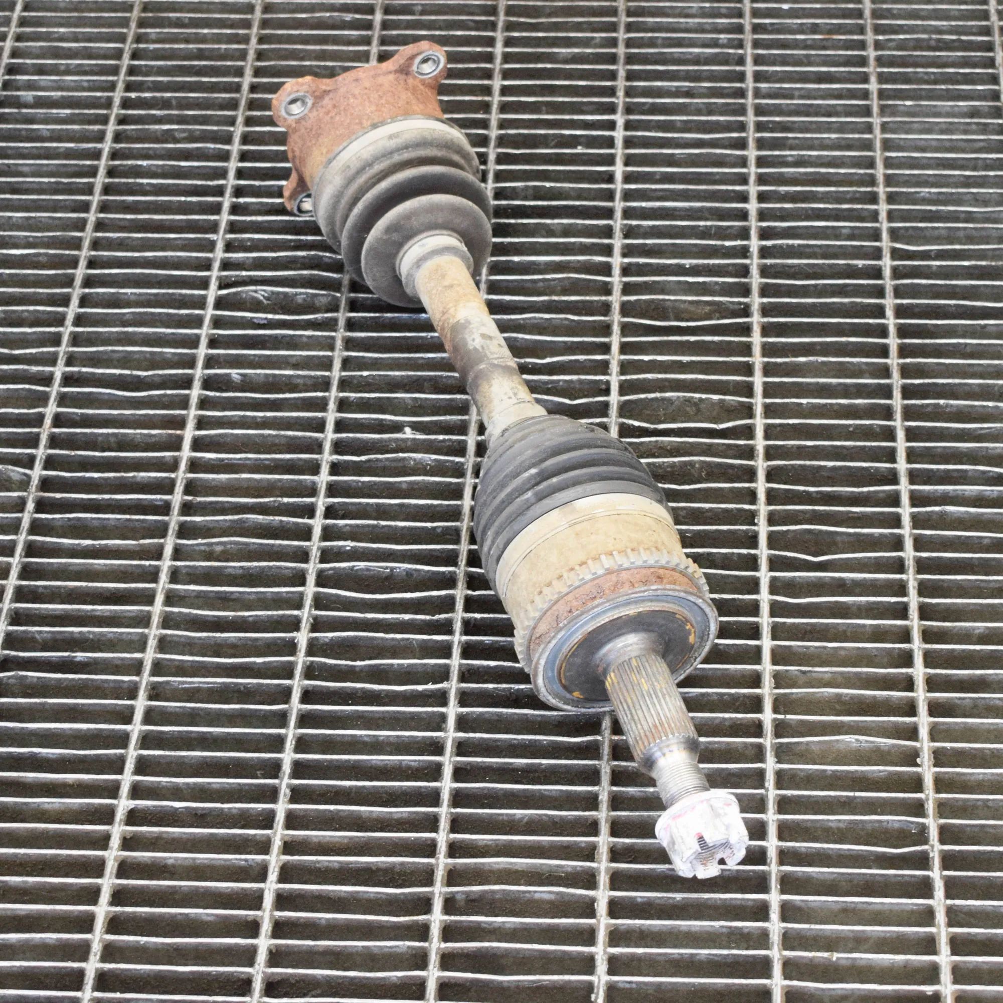 Mitsubishi L200 Front Right Driveshaft Front Right Driveshaft — MITSUBISHI L (200 / TR...