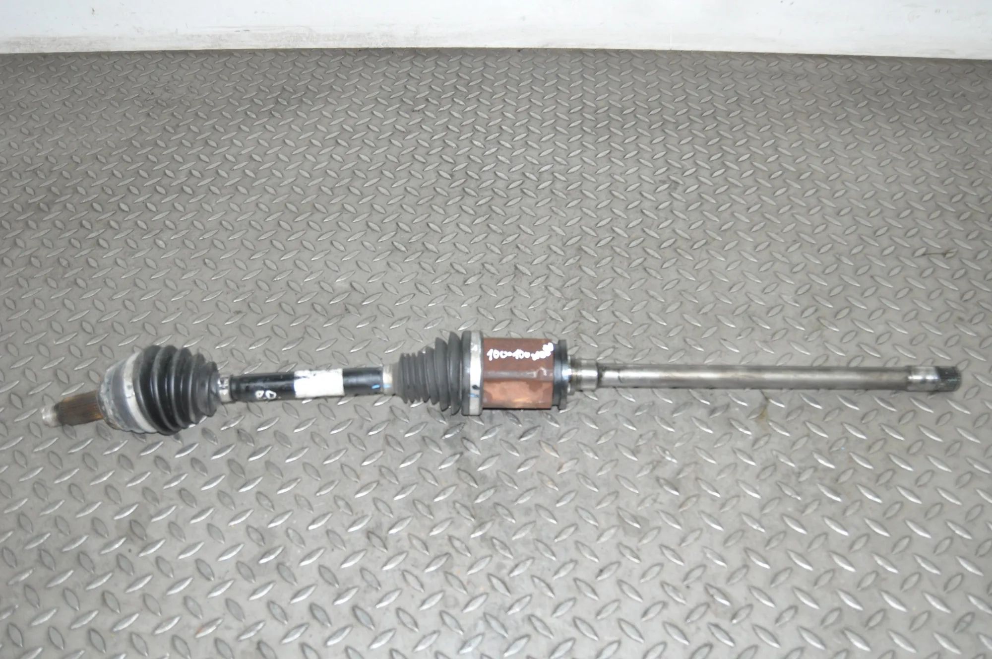 BMW X5 (E70) Front Right Driveshaft Front Right Driveshaft — BMW X5 (E70) (2006-201...