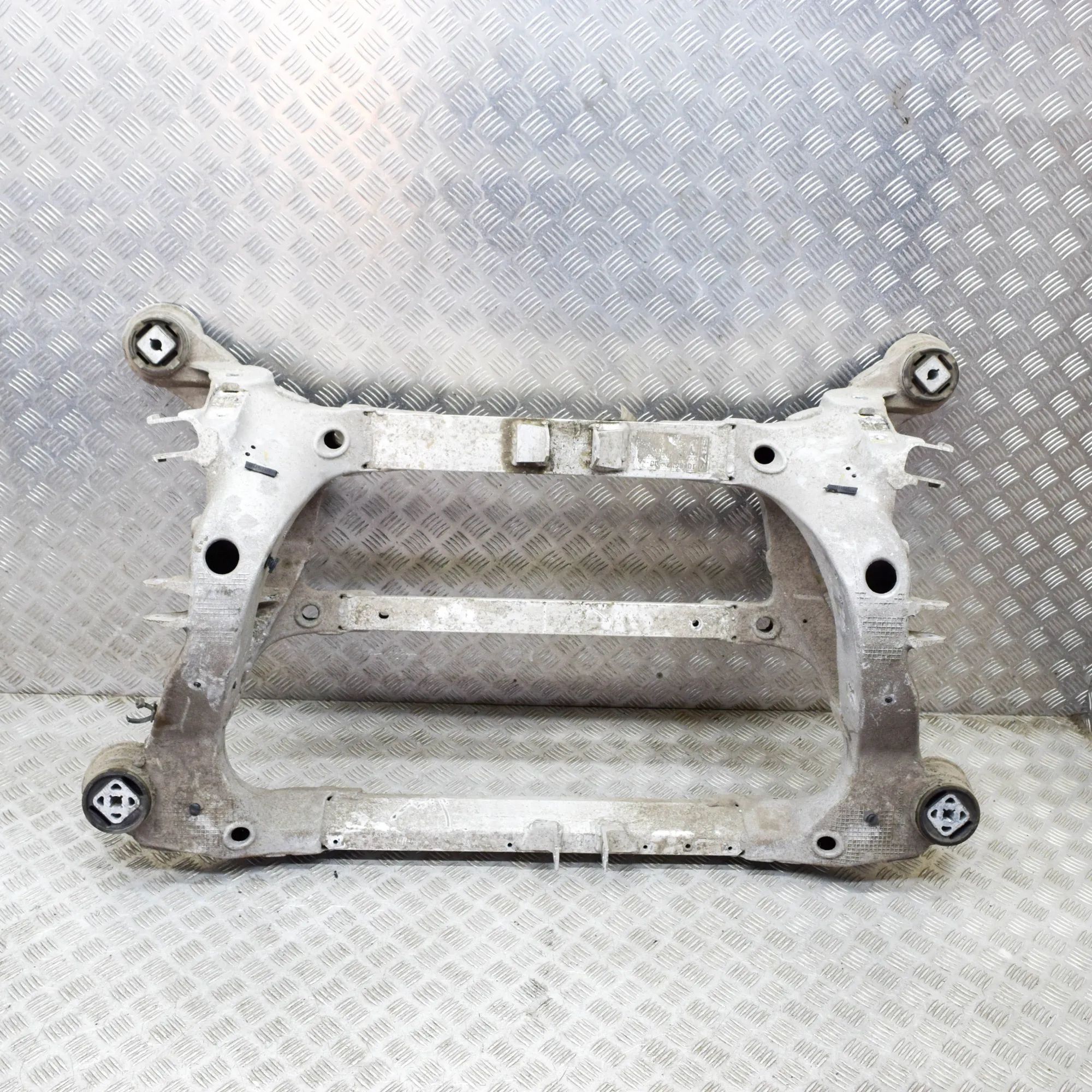 Tesla Model X Rear subframe Rear subframe — TESLA MODEL X (2013-...) — 1048...
