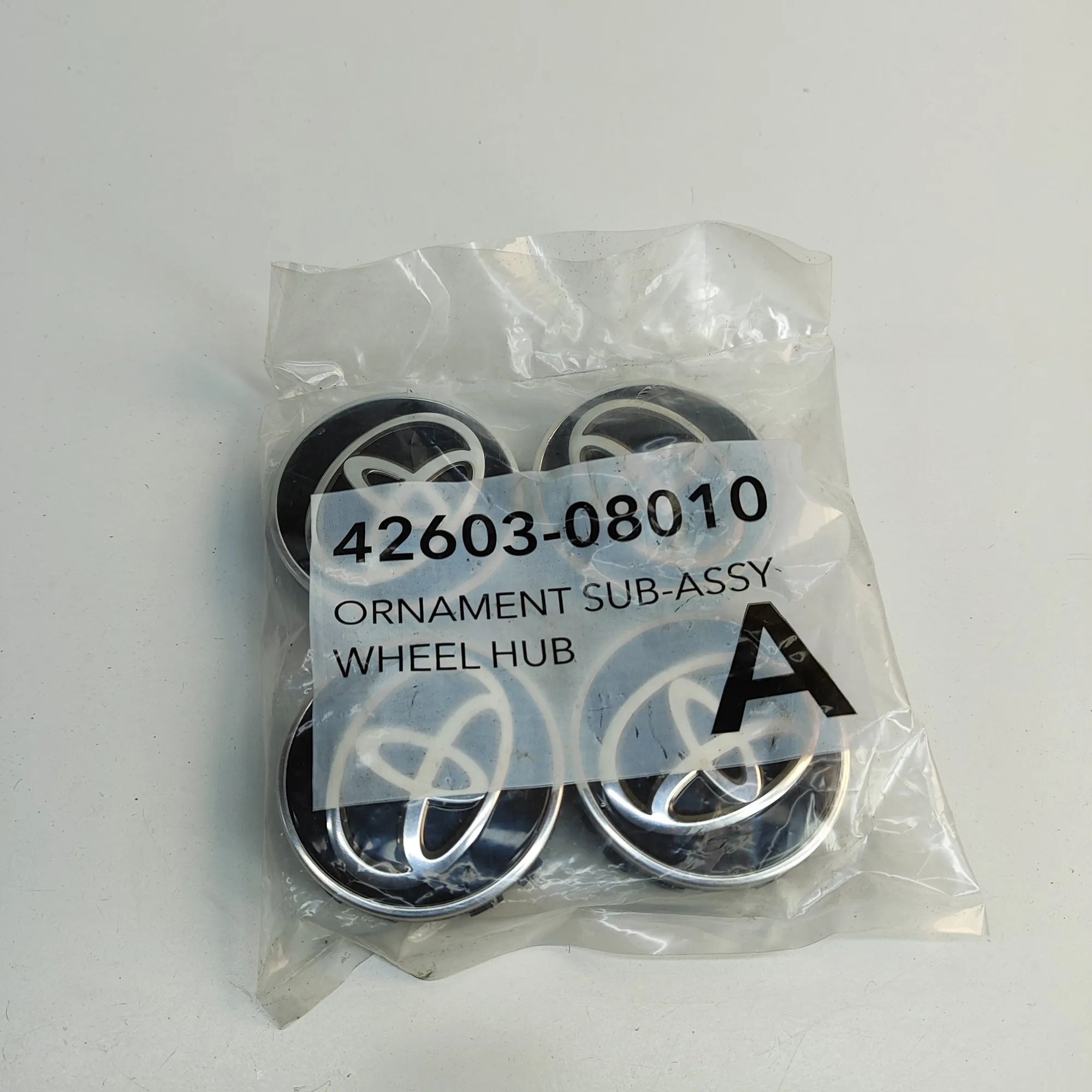 Toyota Sienna pölykapselit Wheel covers — TOYOTA SIENNA (_L4_) (2020-...) ...