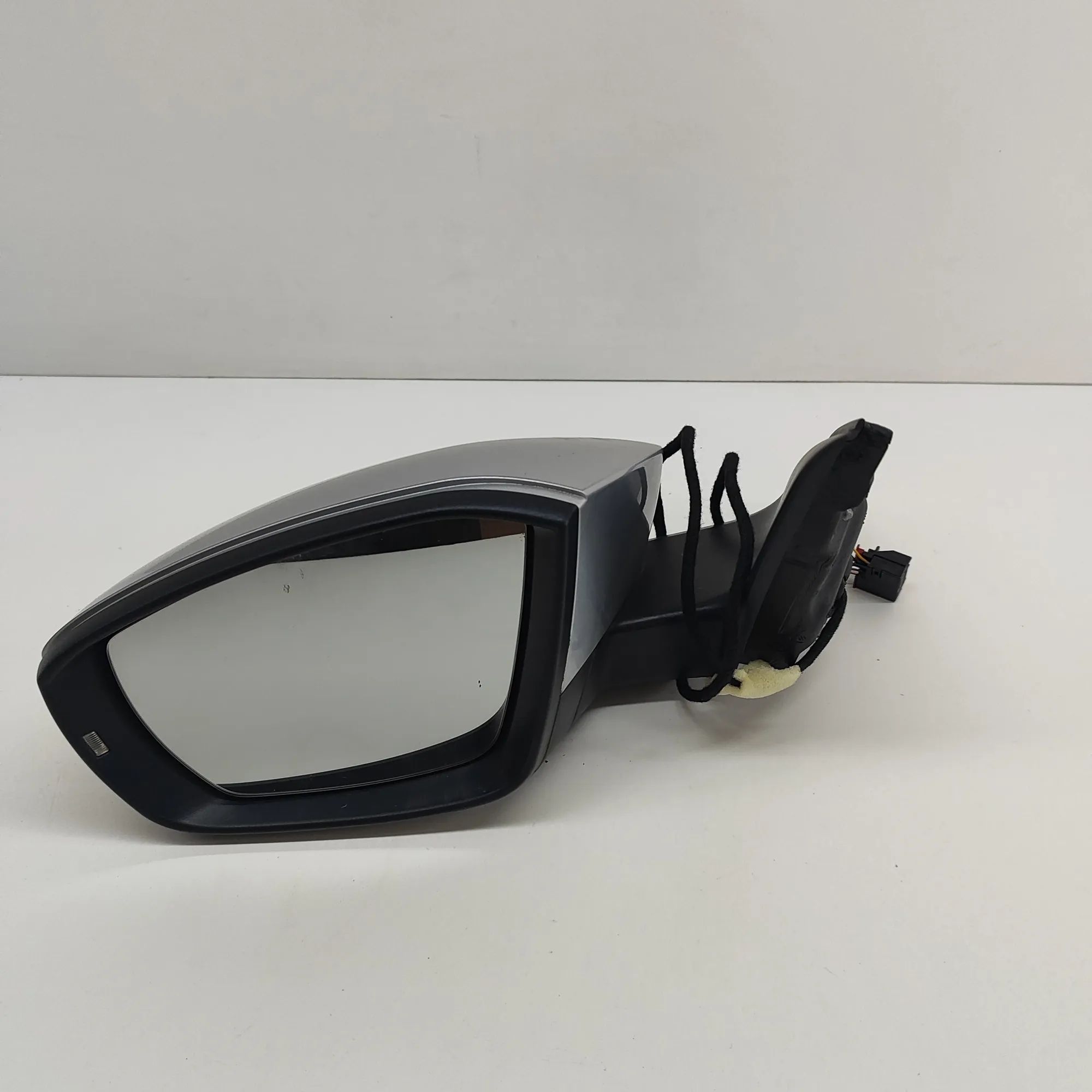 Skoda Octavia Left Side Wing Mirror Left Side Wing Mirror — SKODA OCTAVIA (III Comb...