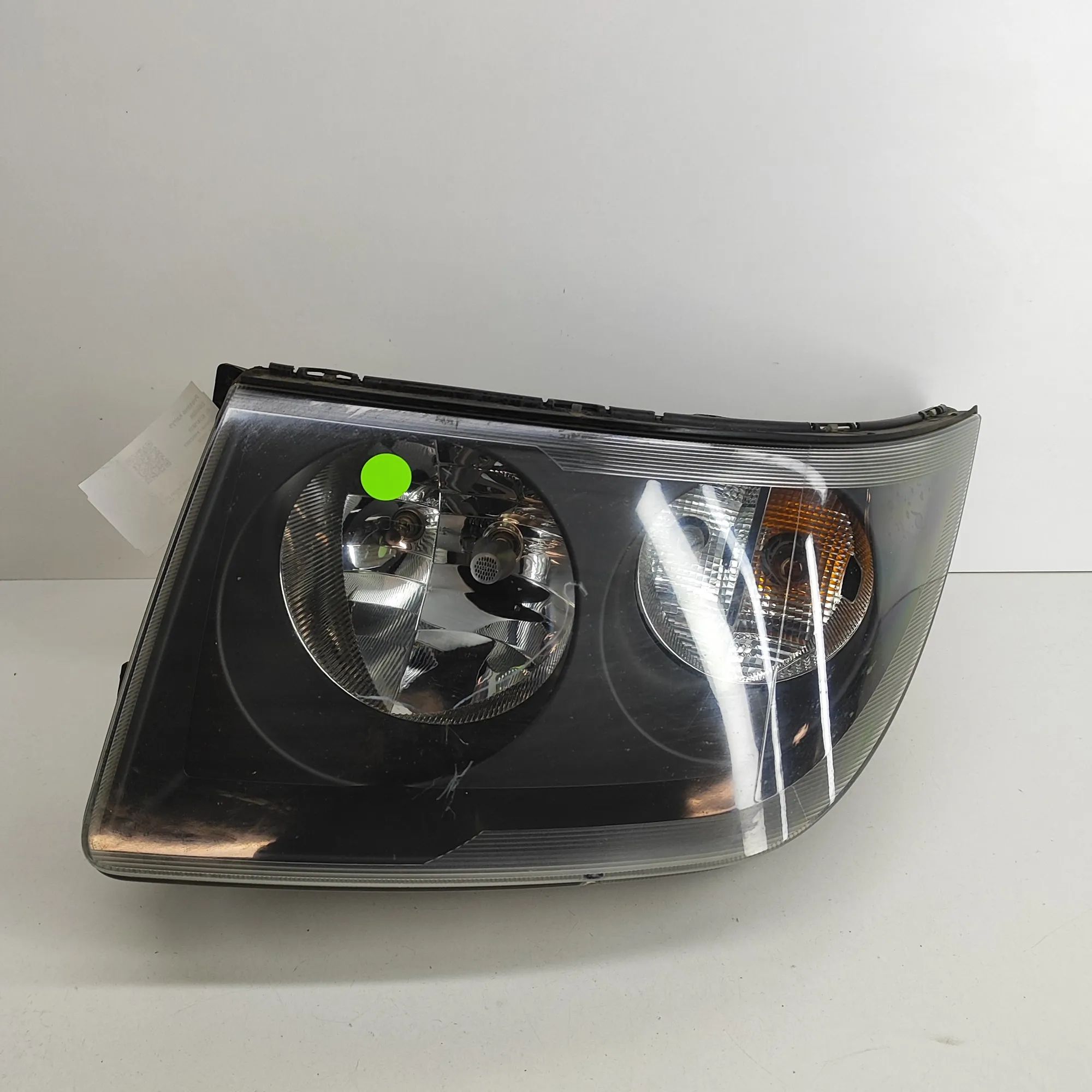 Volkswagen Crafter Front Left Headlight Front Left Headlight — VW CRAFTER (30-50 Van 2E...